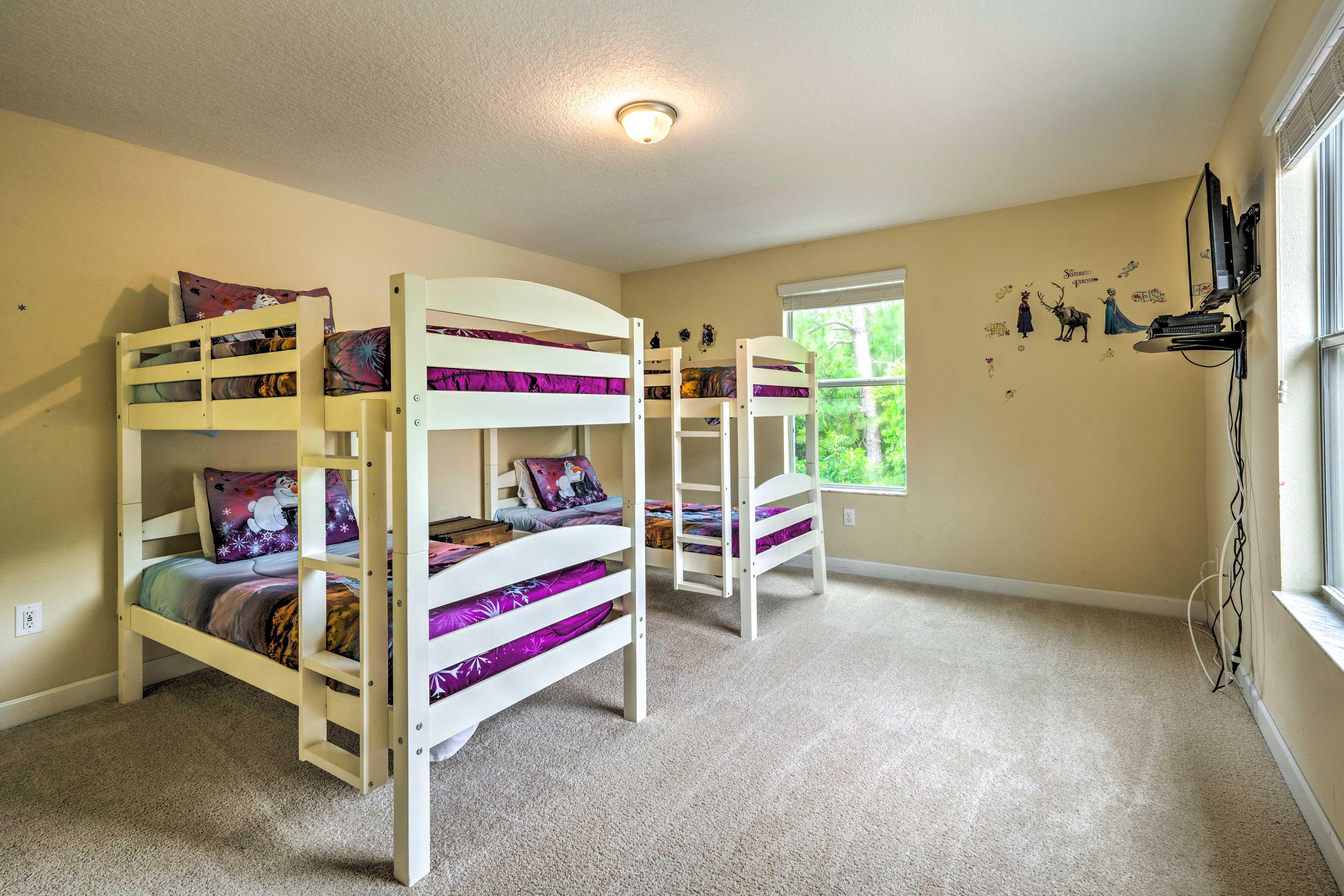Bedroom 5 | 2 Twin Bunk Beds | Smart TV