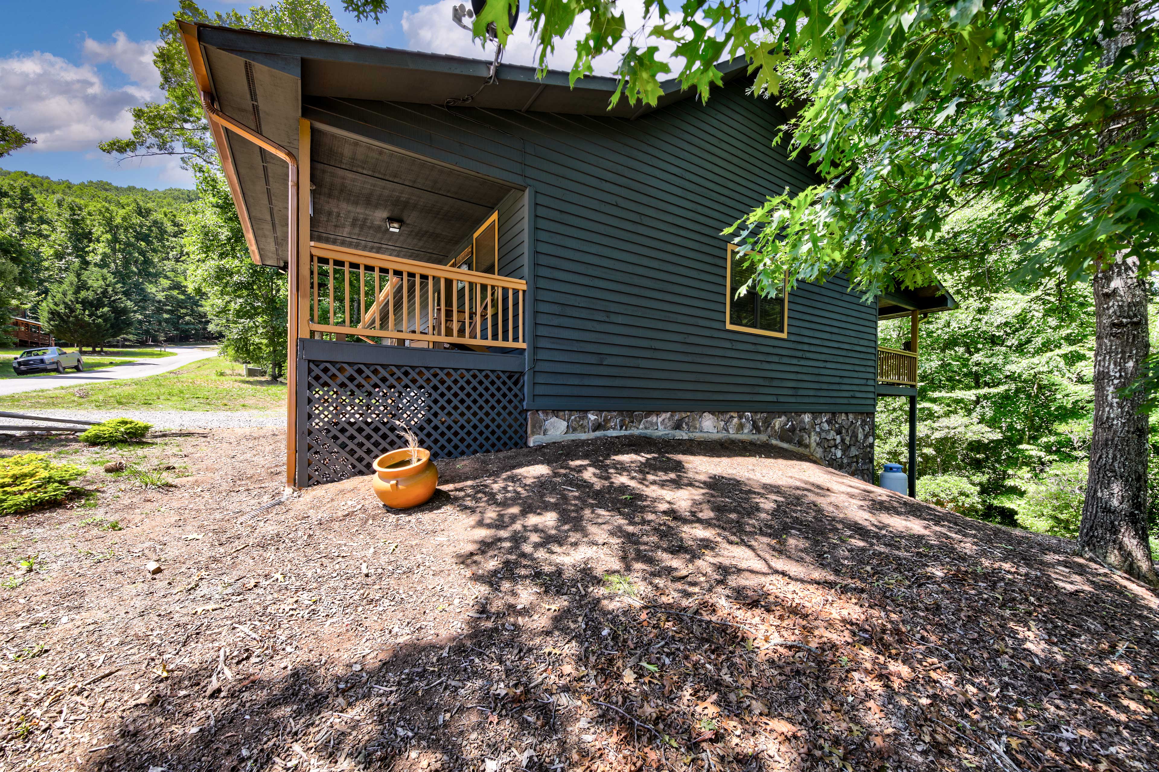 Blairsville, GA Cabins  Best prices on cozycozy