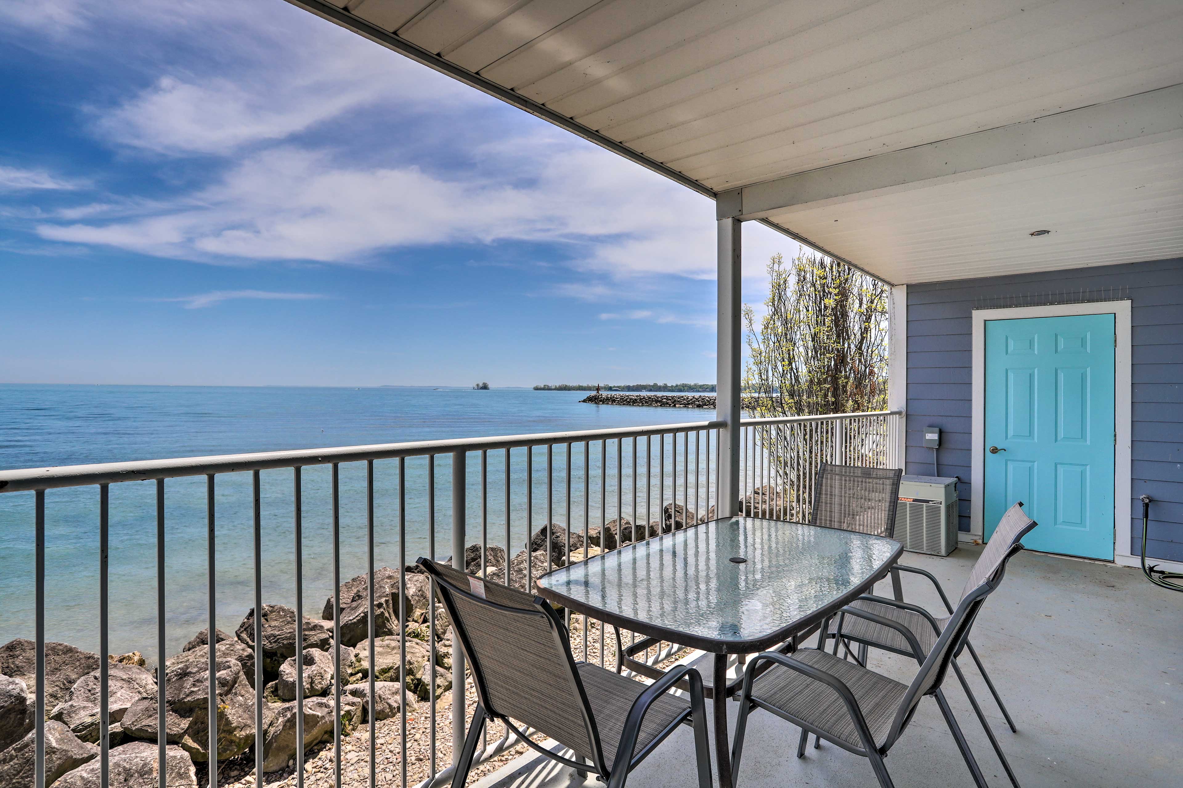 Balcony | Outdoor Dining Area | Lake Views