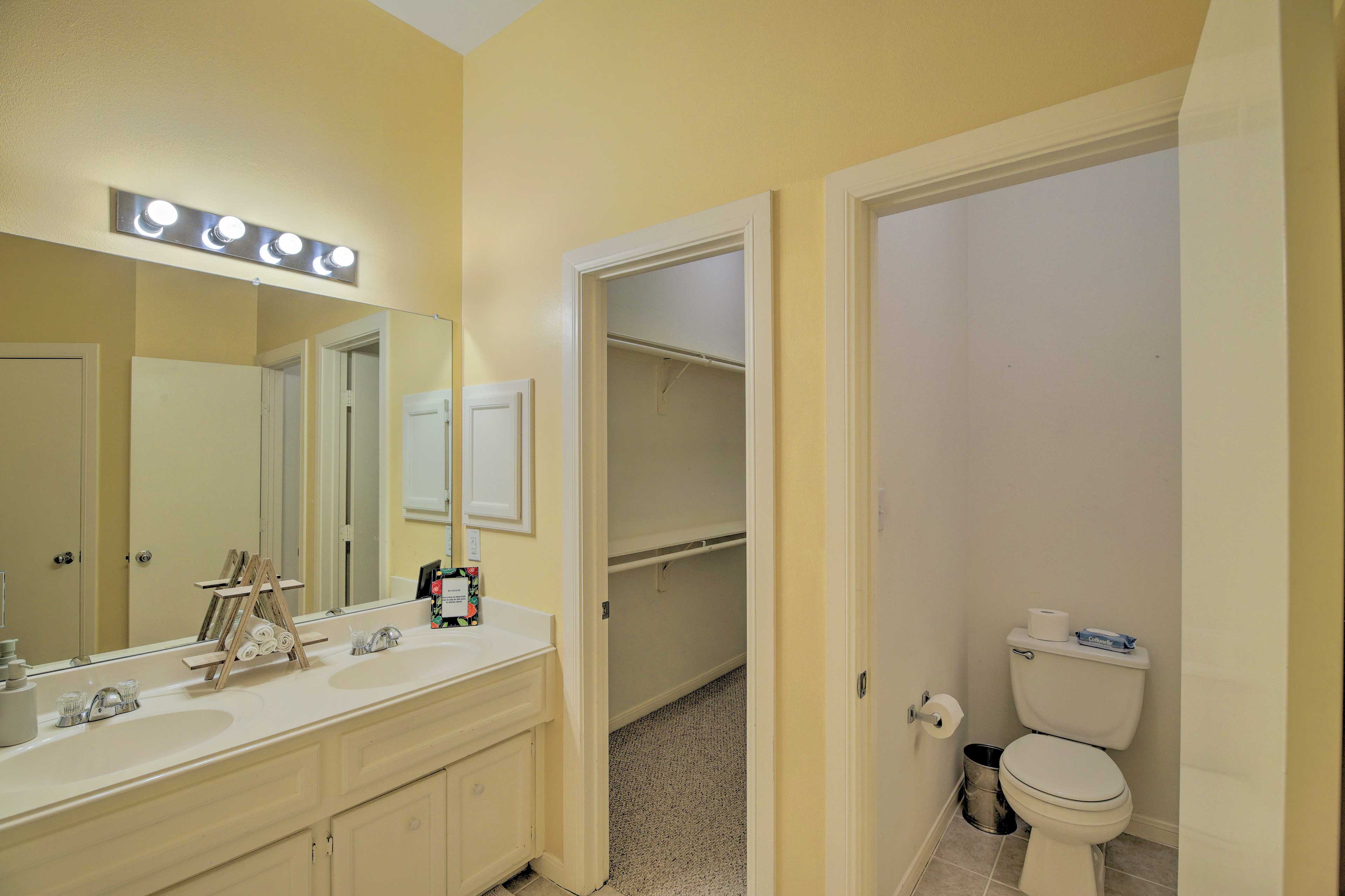 Full En-Suite Bathroom | Complimentary Toiletries | Hair Dryer