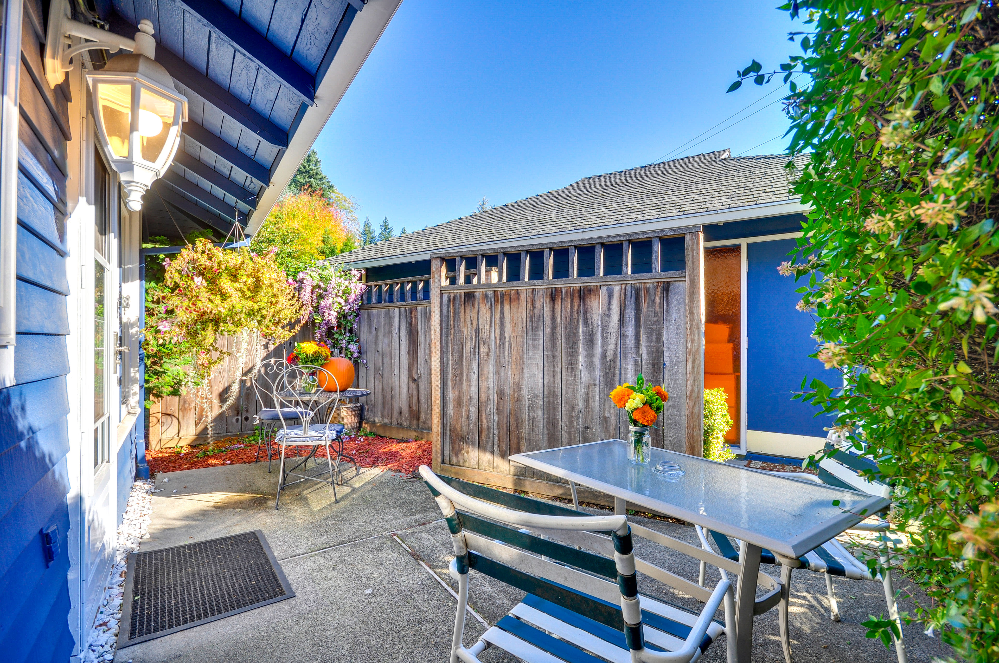 Portland Vacation Rental | 1,300 Sq Ft | 2BR | 2BA | Step-Free Access