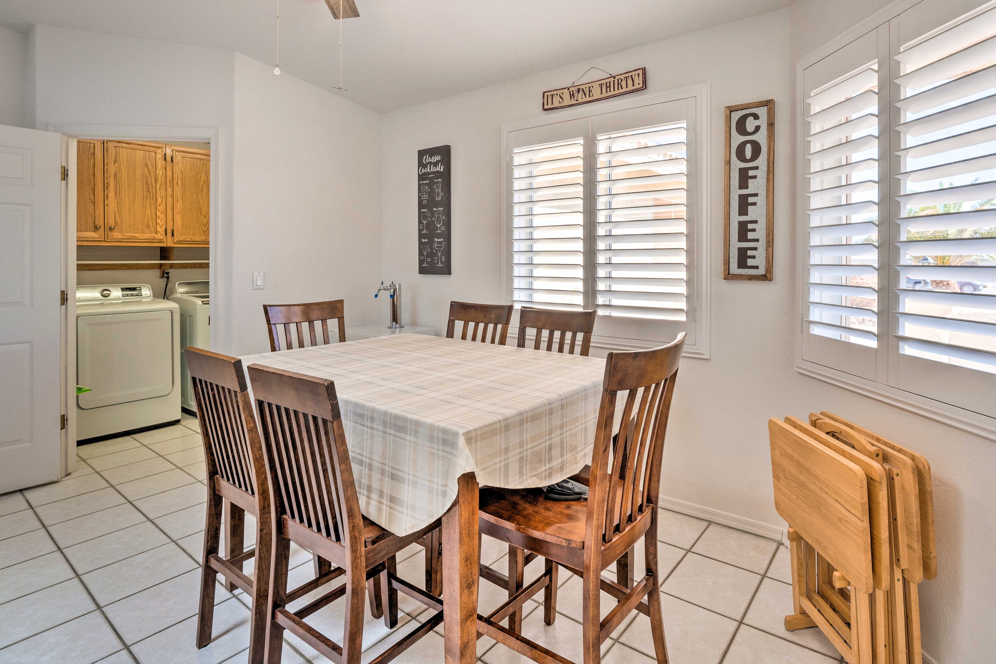 Dining Area | Dishware Provided | Laundry Room Access