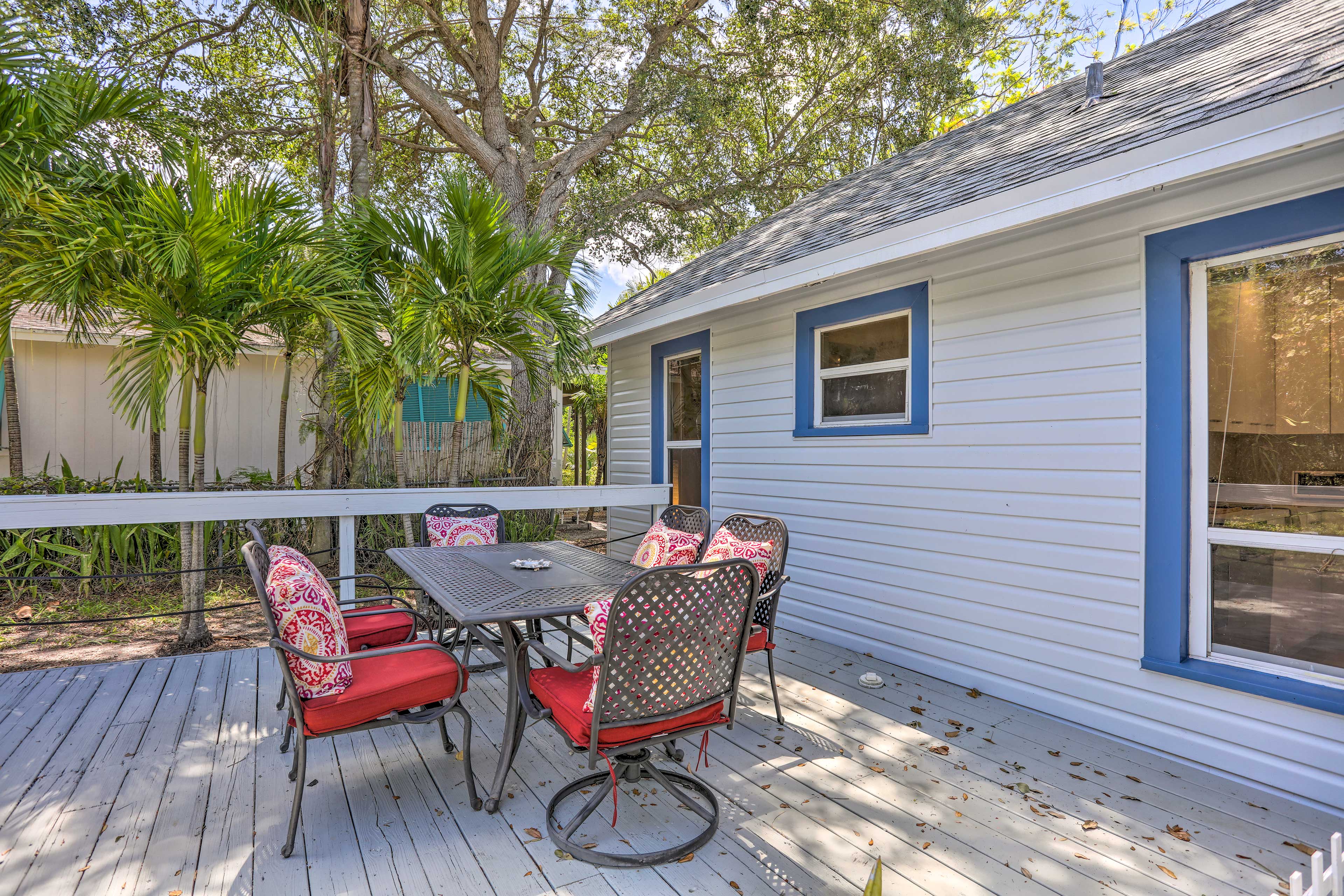 Deck | Dining Area w/ Charcoal Grill