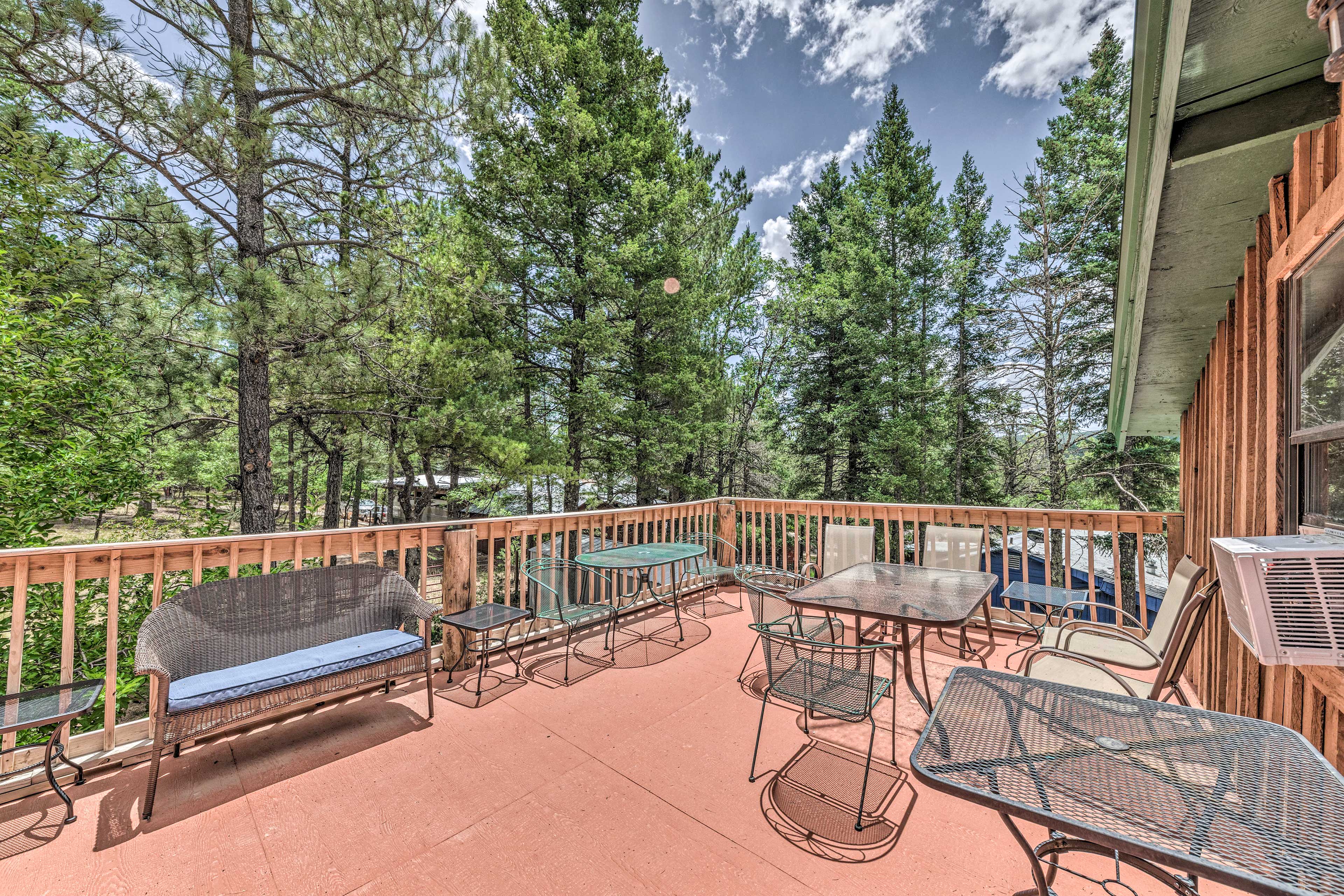 Deck | Outdoor Dining Areas