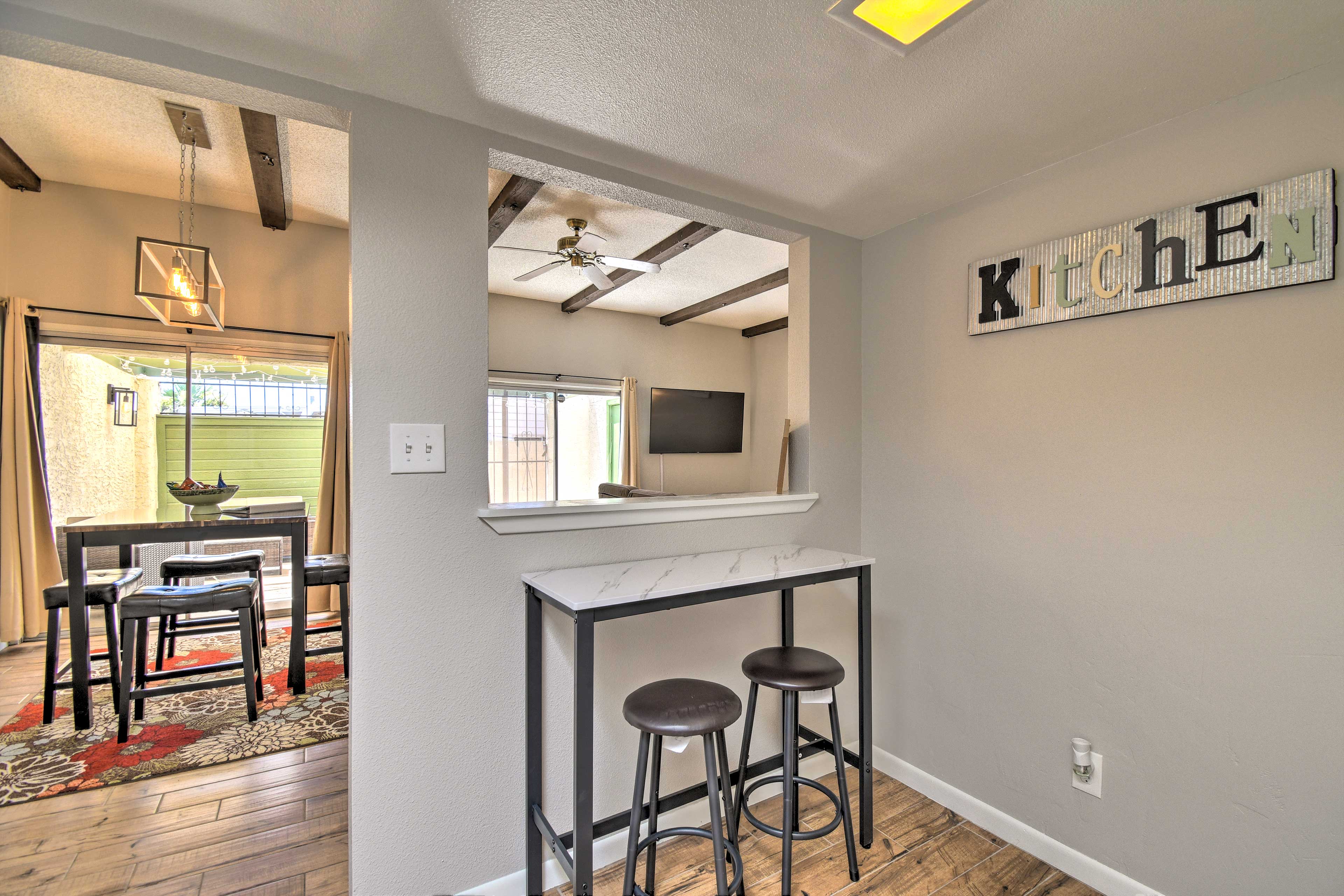 2-Person Breakfast Bar