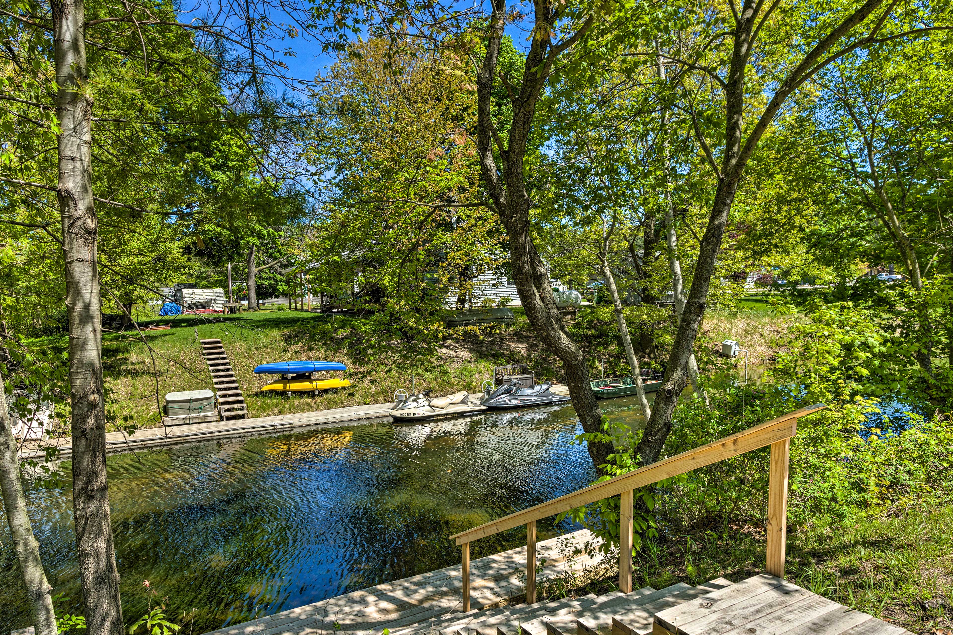 River Views/Access | Connects to Silver Lake