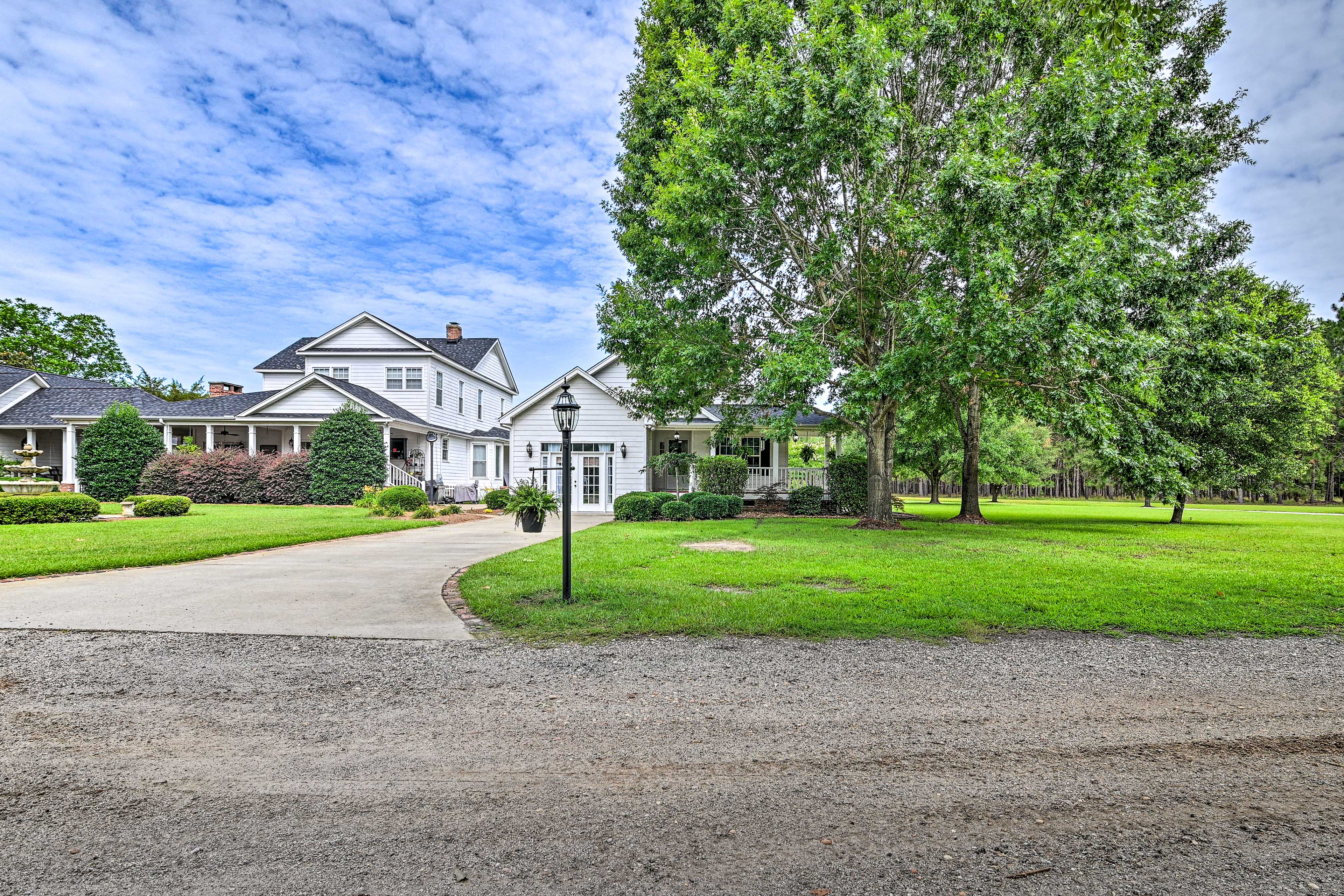 Parking | Driveway (2 Vehicles) | RV/Trailer Parking