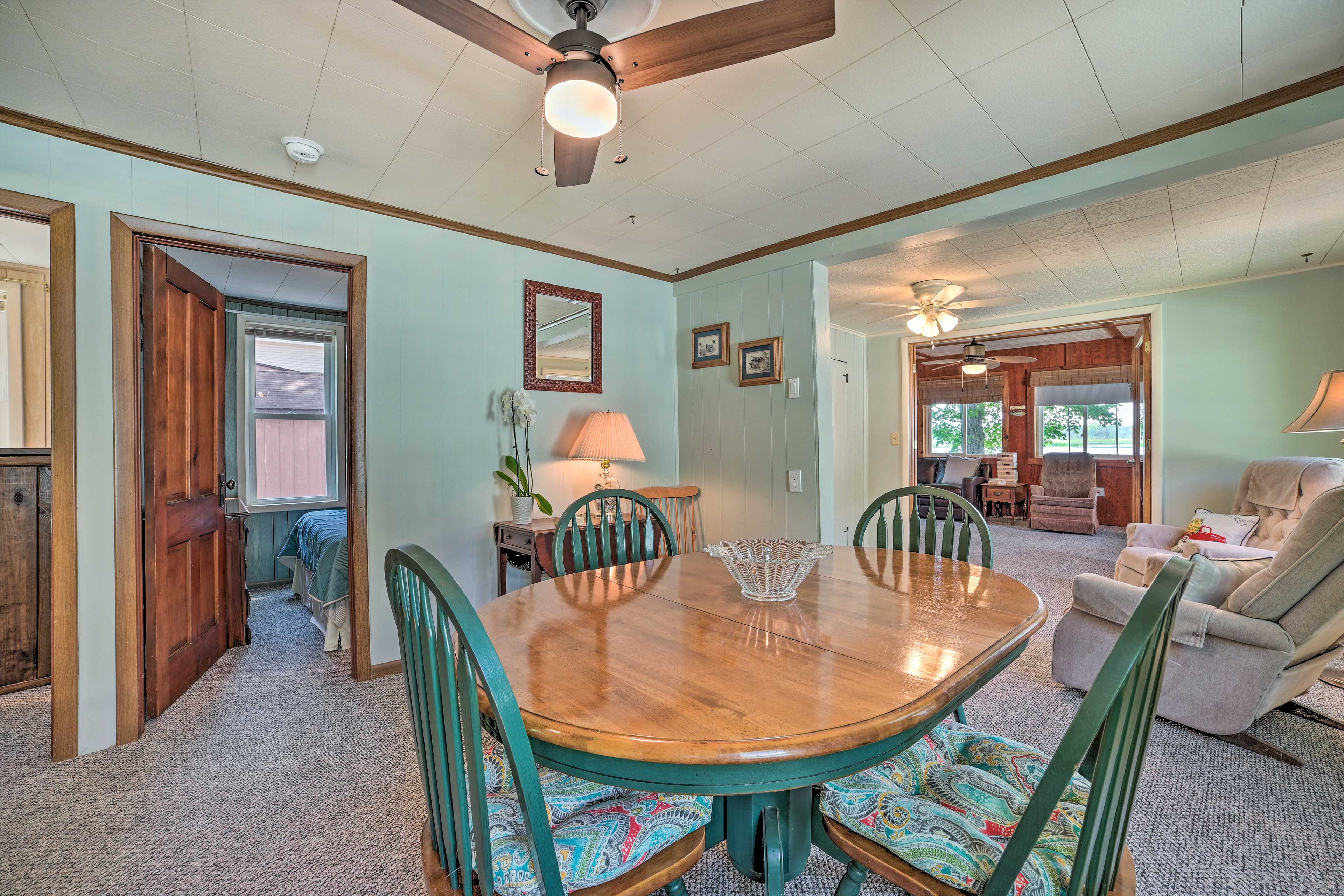 Dining Area | Dishware & Flatware