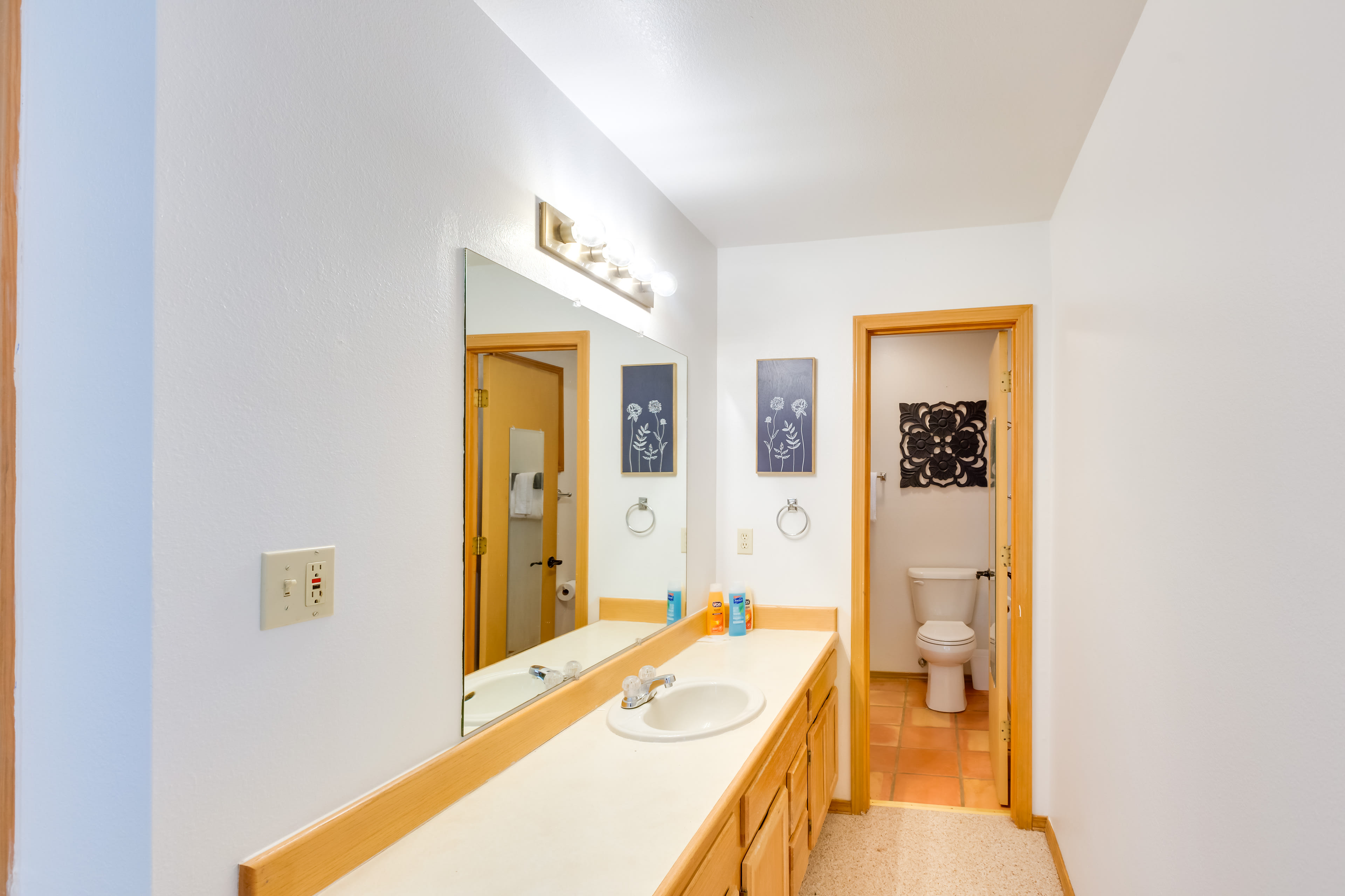 En-Suite Bathroom | Towels Provided | Hair Dryer