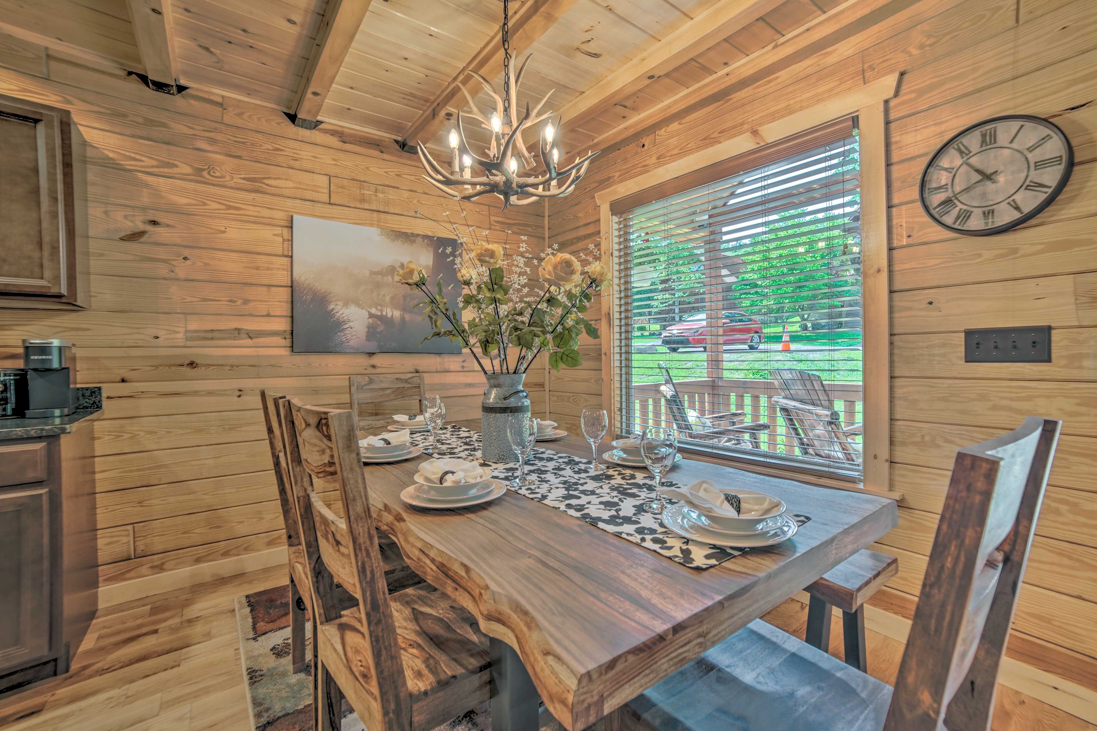 Dining Area | Dishware & Flatware Provided