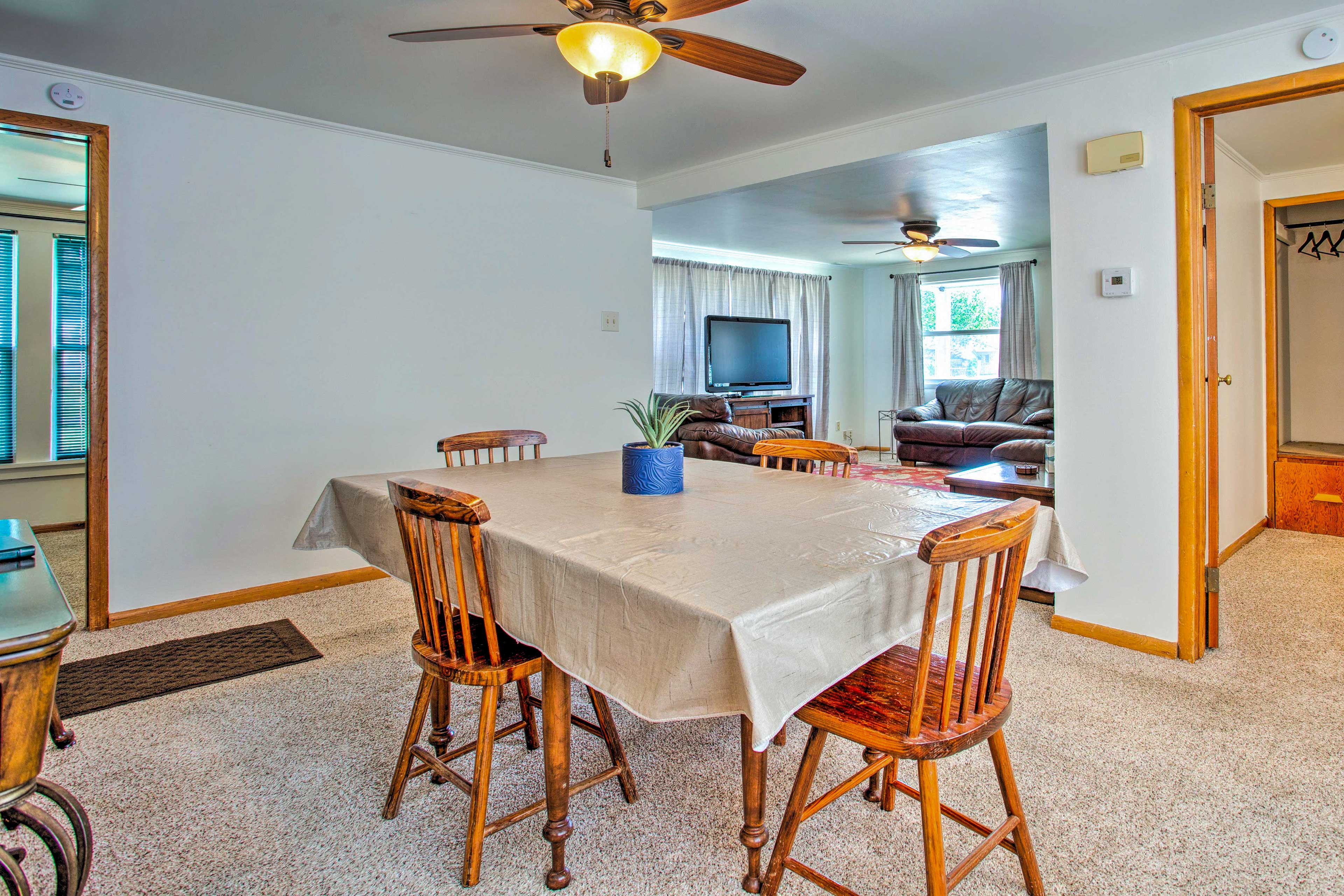 Dining Area | Dishware/Flatware | Trash Bags/Paper Towels