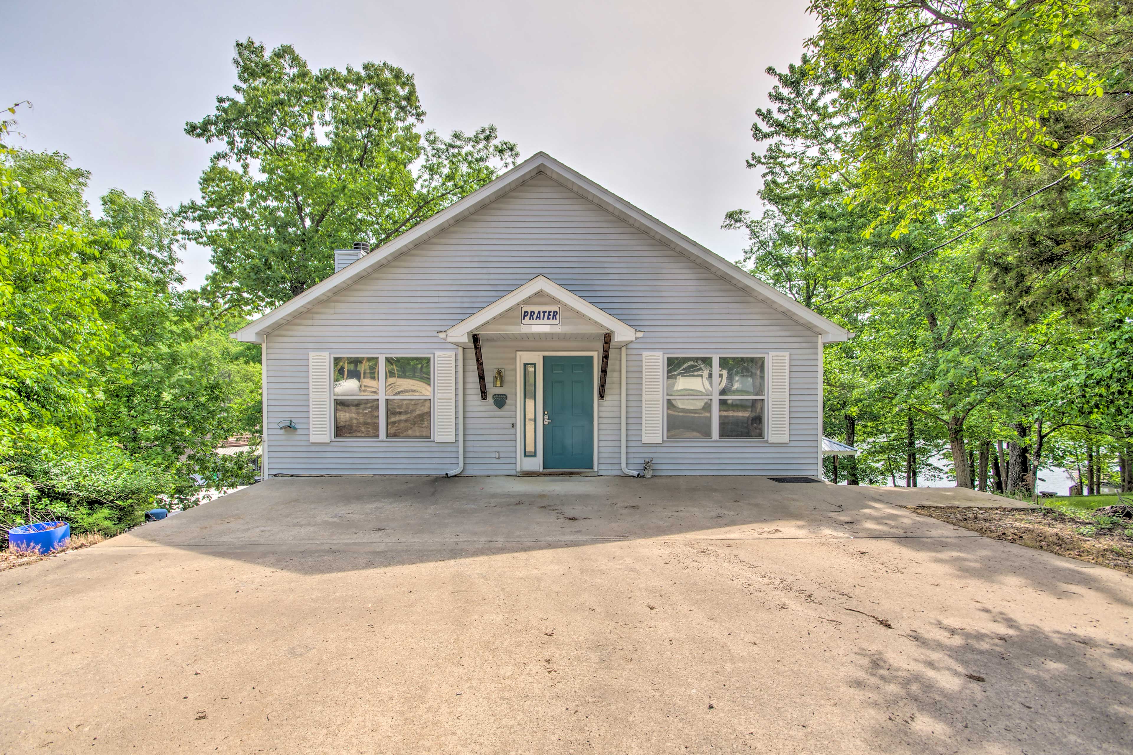 Parking | Driveway (3 Vehicles) | RV/Trailer Parking