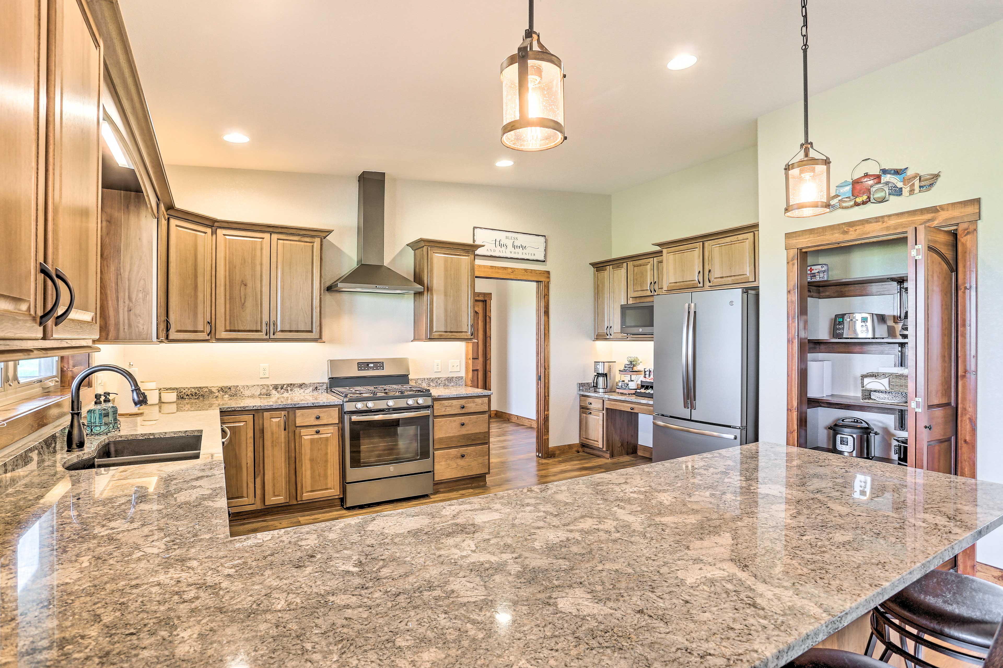 Kitchen | Coffee Bar | Cooking Basics Provided | Countertop Appliances