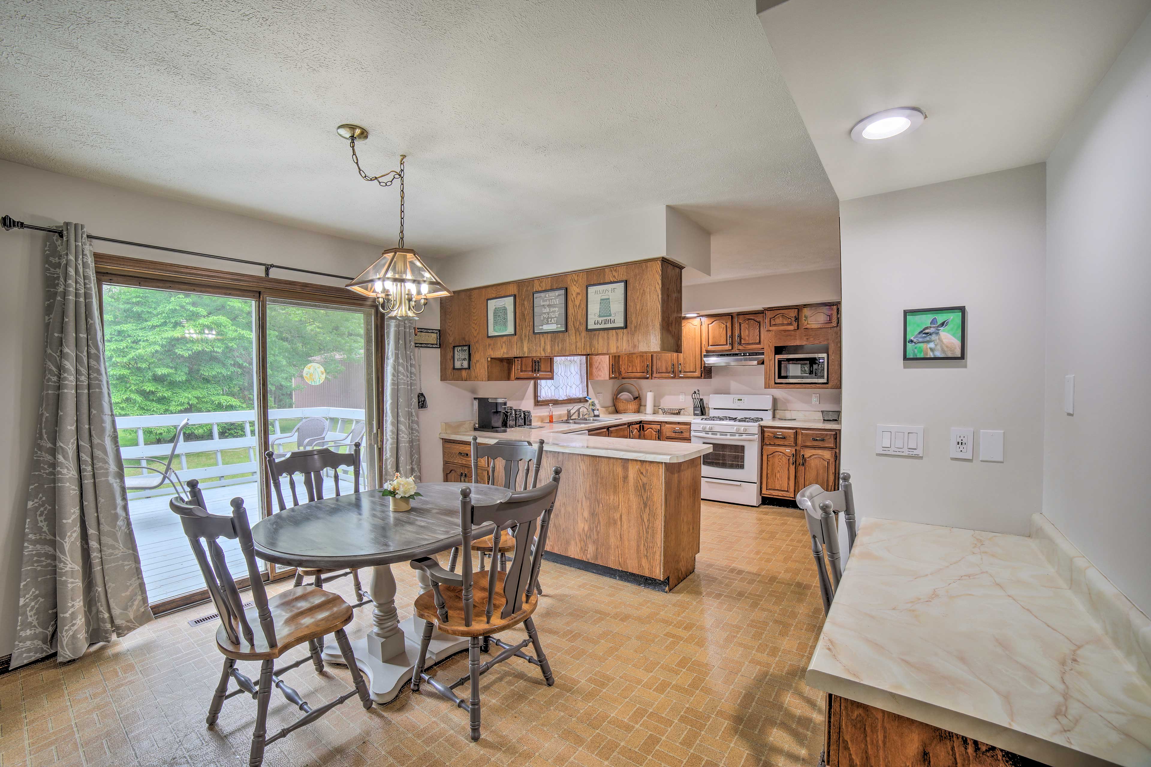 Dining Area | Dishware & Flatware