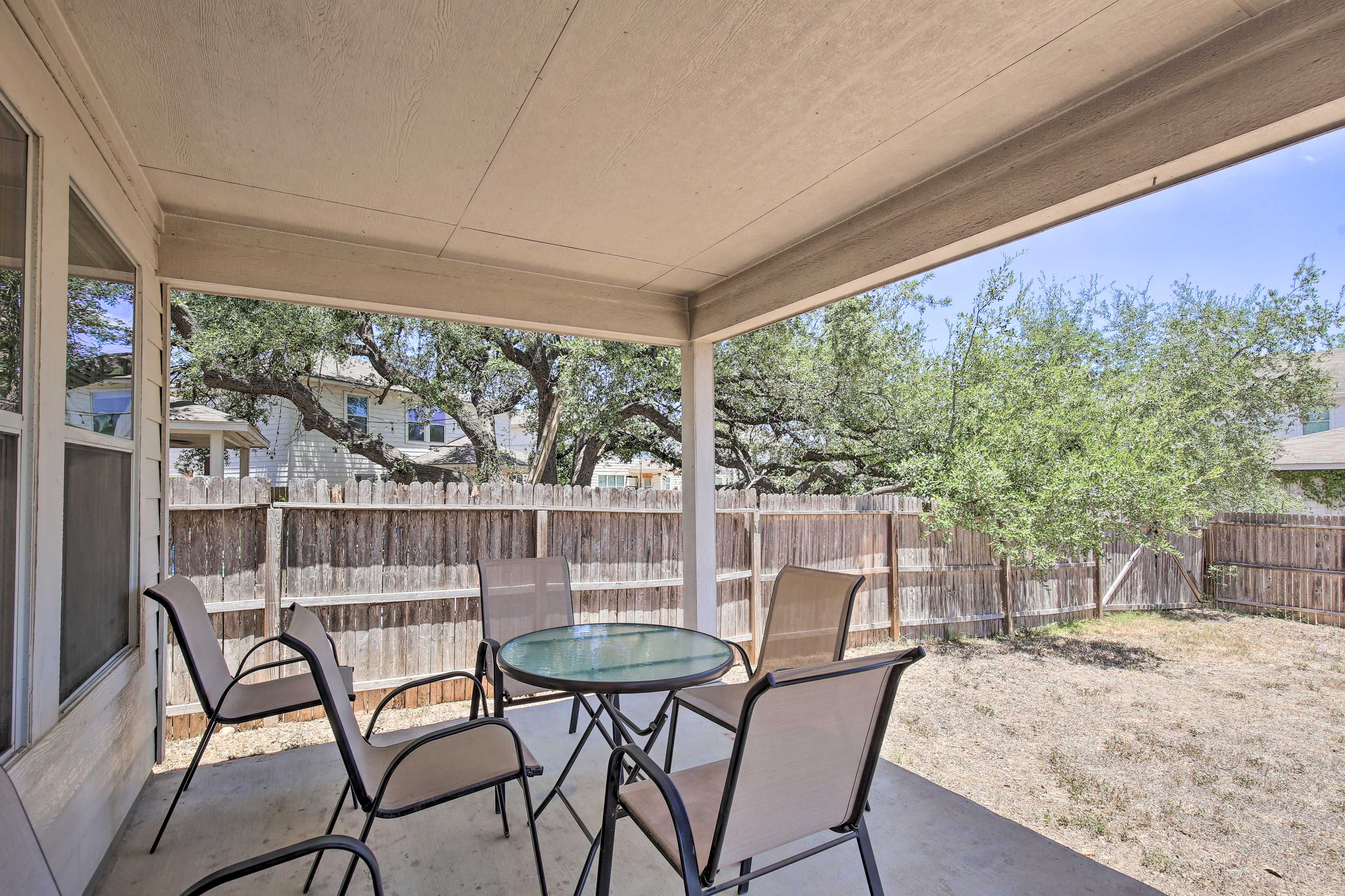 Furnished Patio