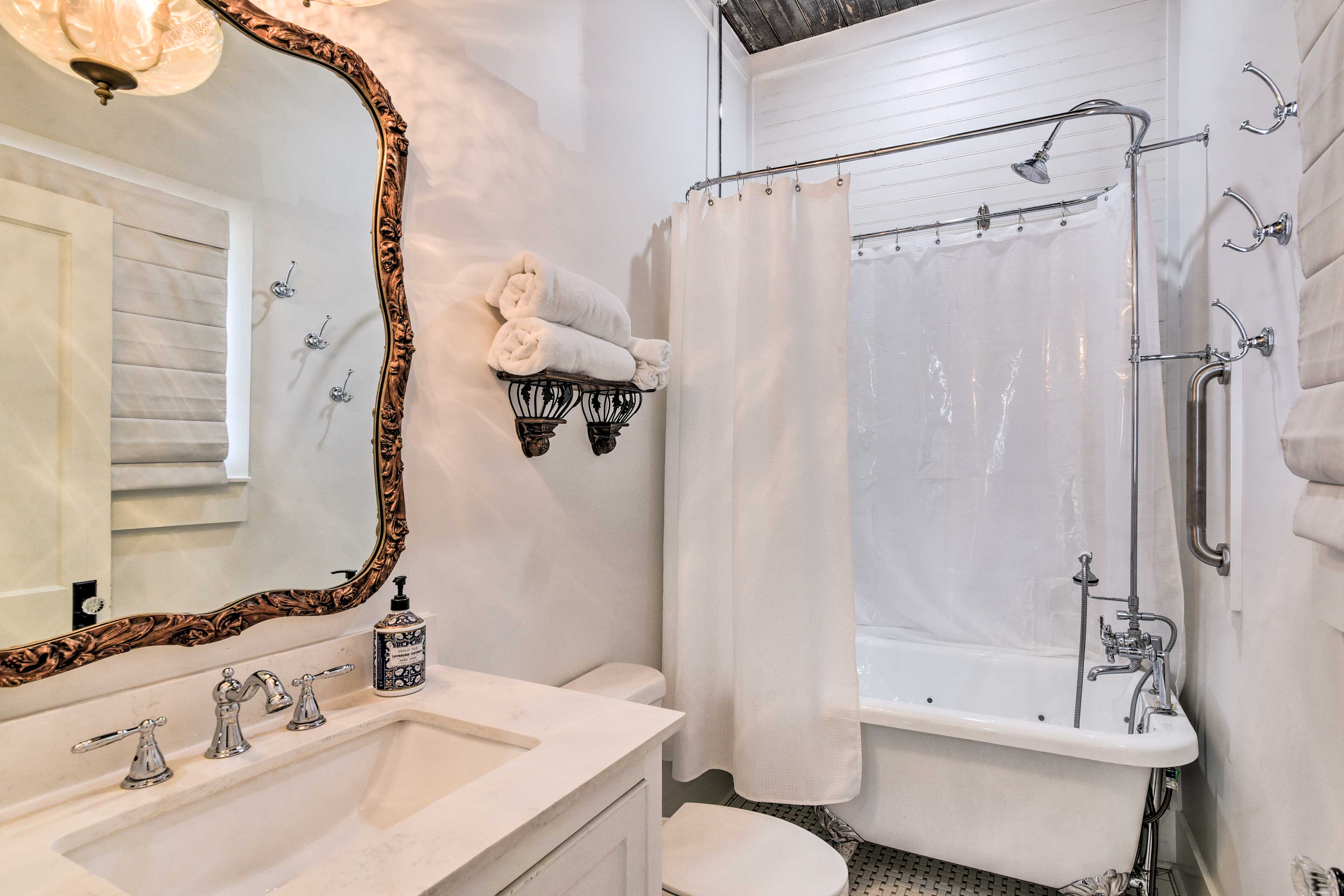 Bathroom | Linens & Towels Provided