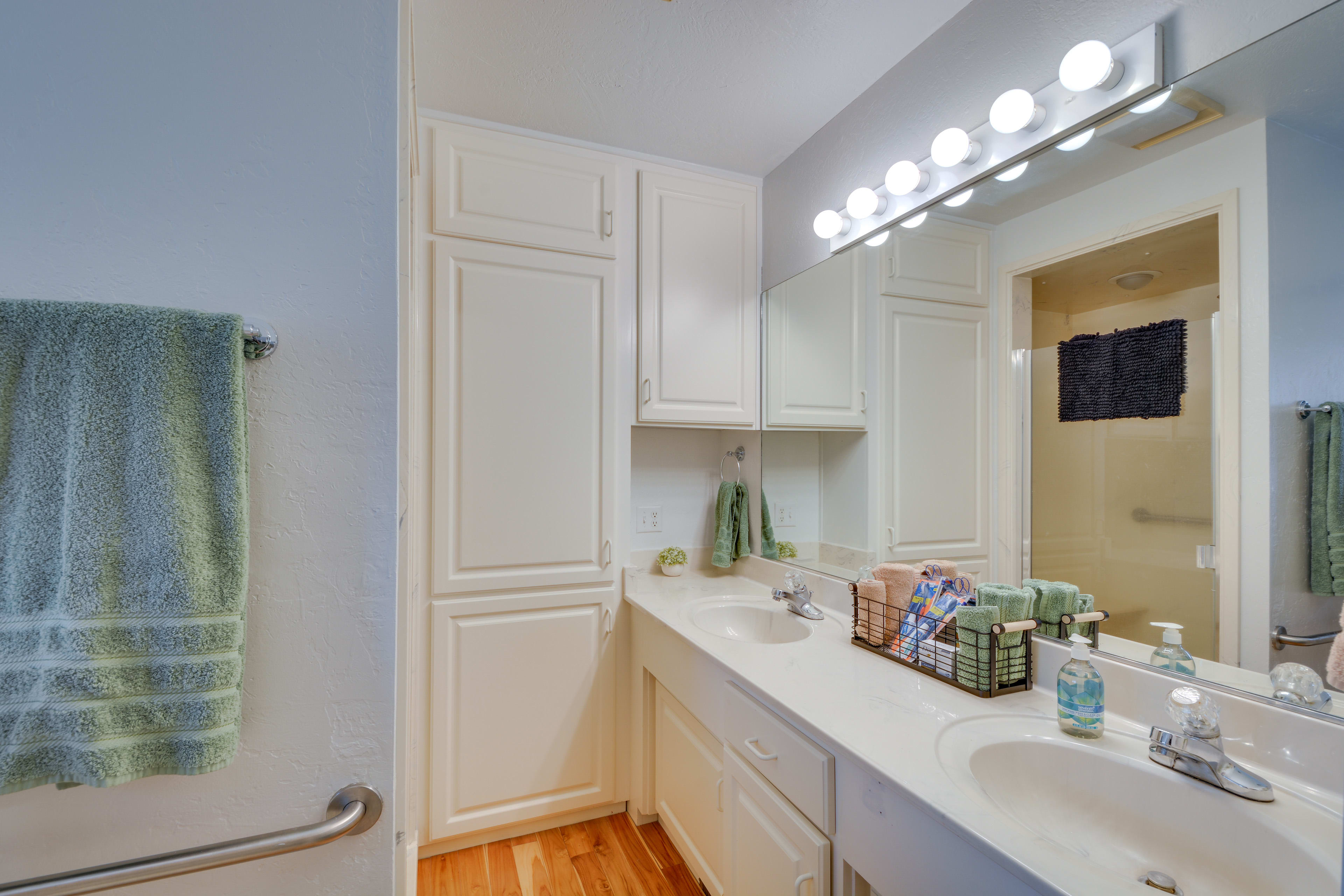 En-Suite Bathroom | Towels Provided | Complimentary Toiletries