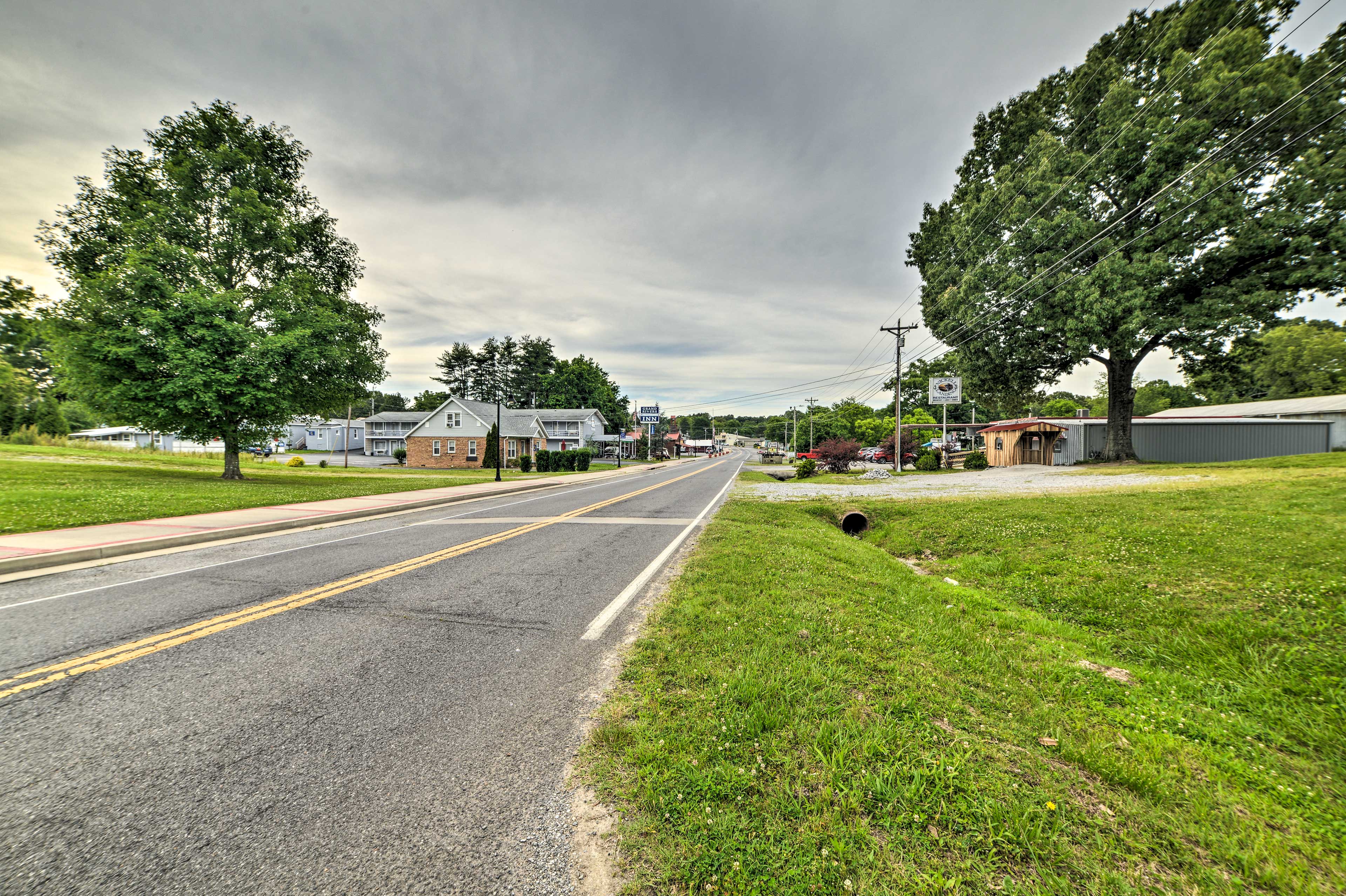 Road to Restaurant