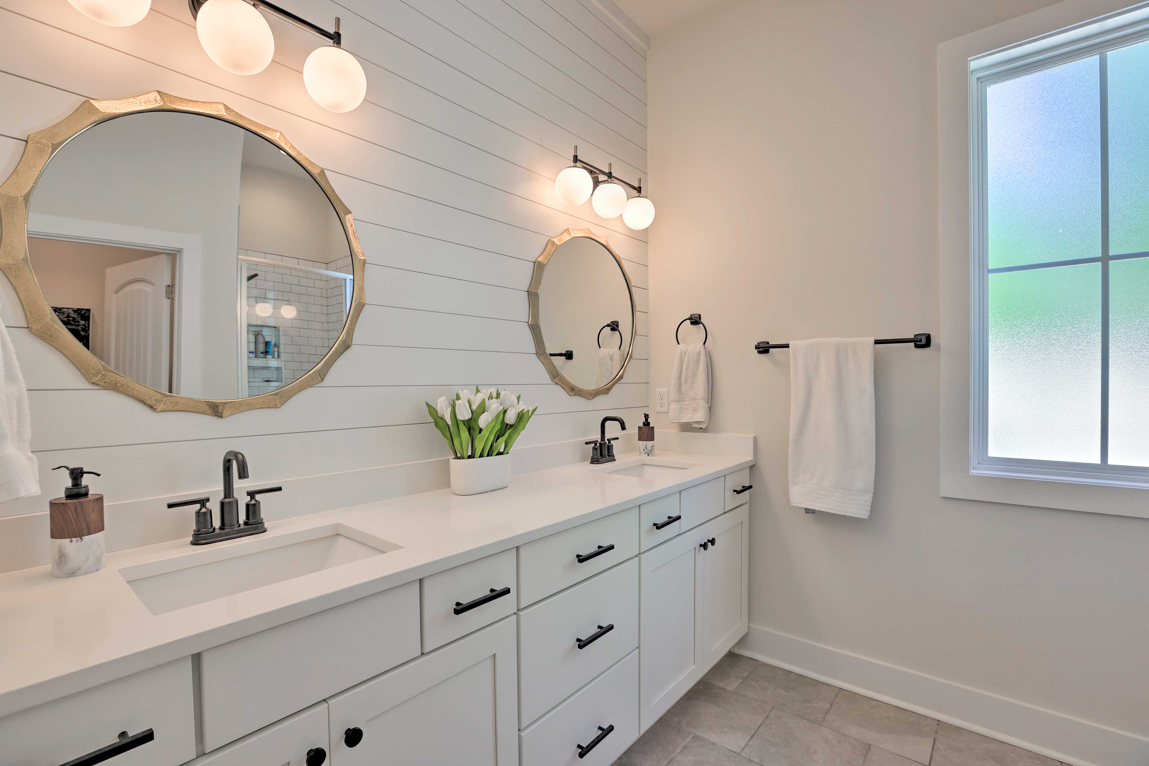 En-Suite Bathroom | Towels Provided | Complimentary Toiletries