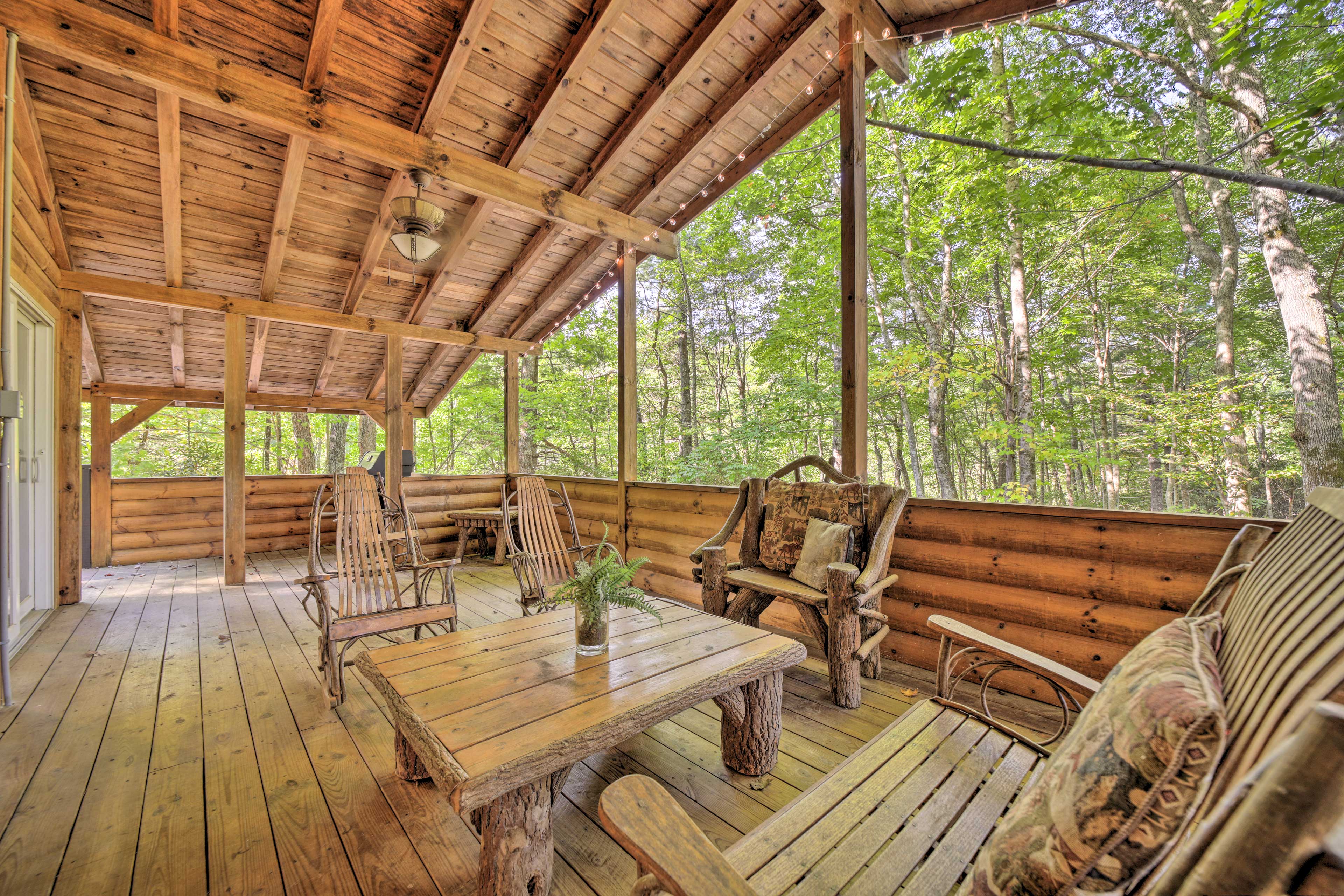 Lake Toxaway Vacation Rental | 2BR | 1BA | Stairs to Enter | 1,124 Sq Ft