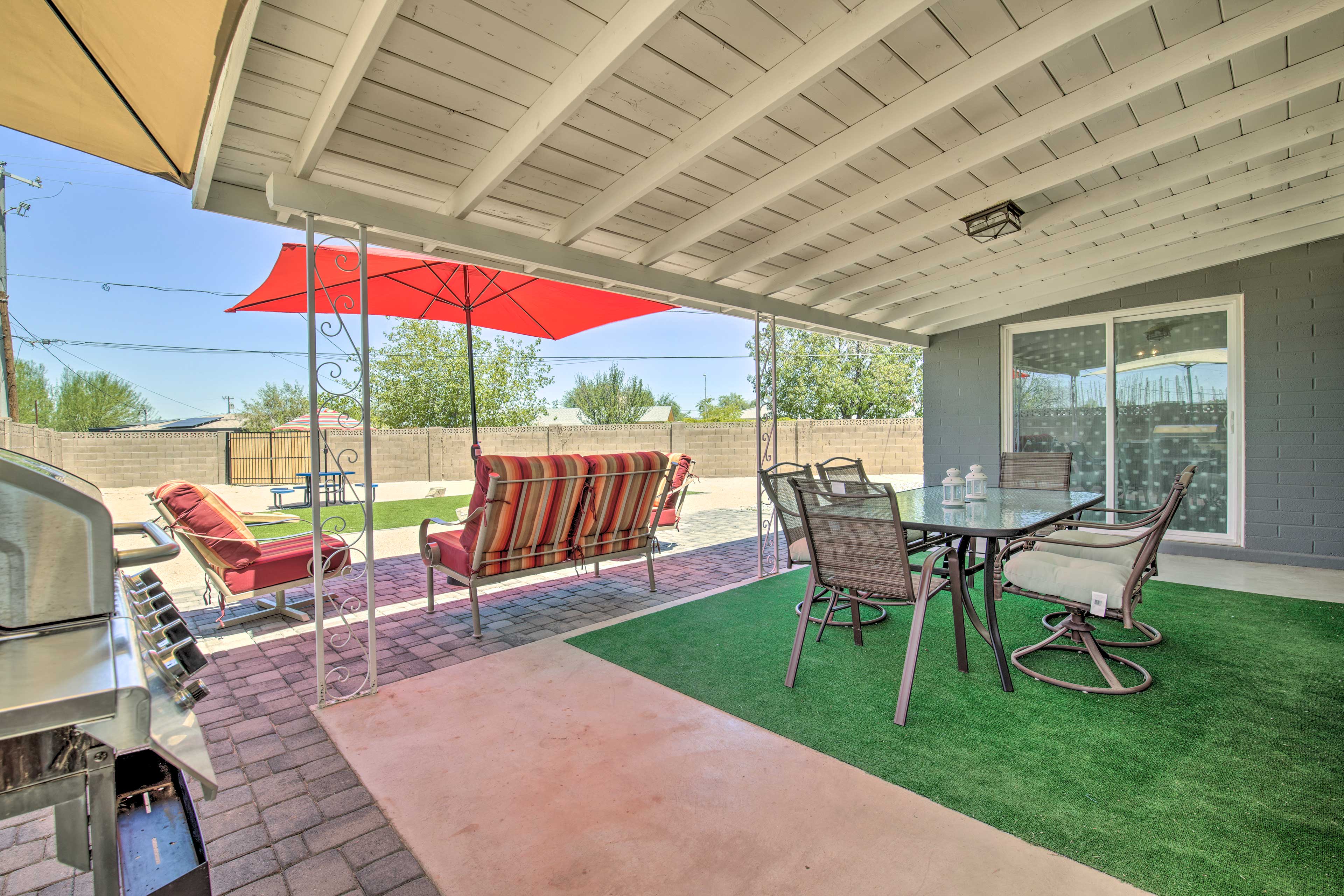 Private Outdoor Space | Dining Area | Gas Grill | Cornhole