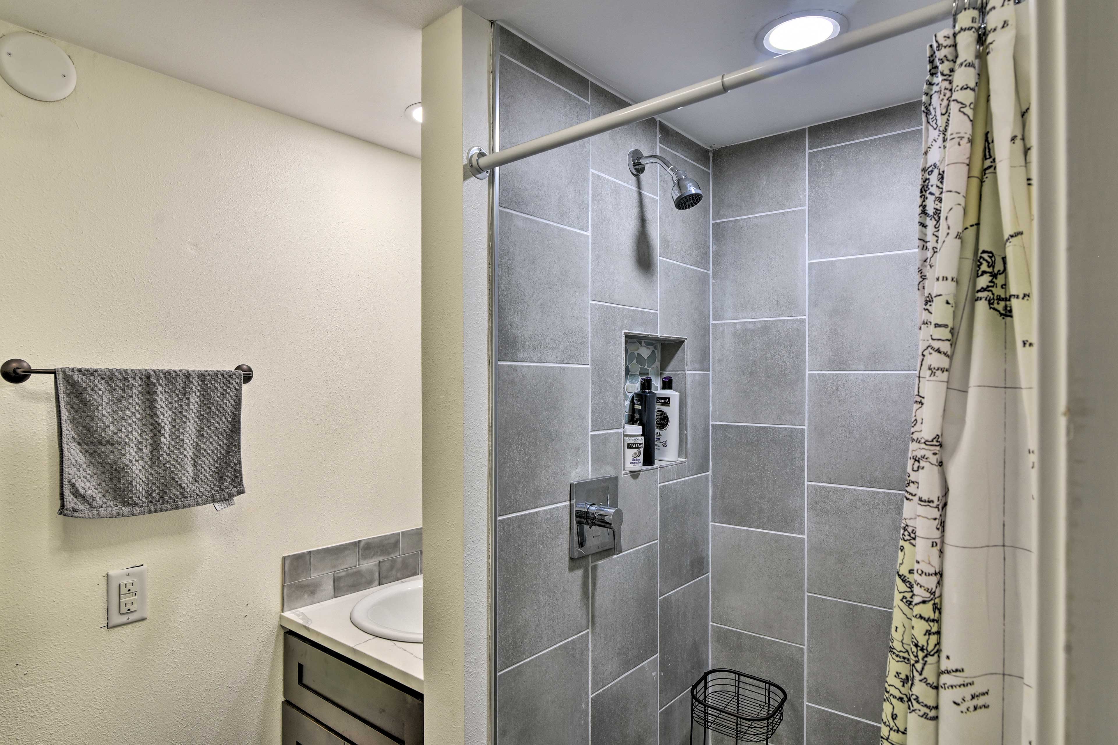 Bathroom | 1st Floor | Complimentary Toiletries