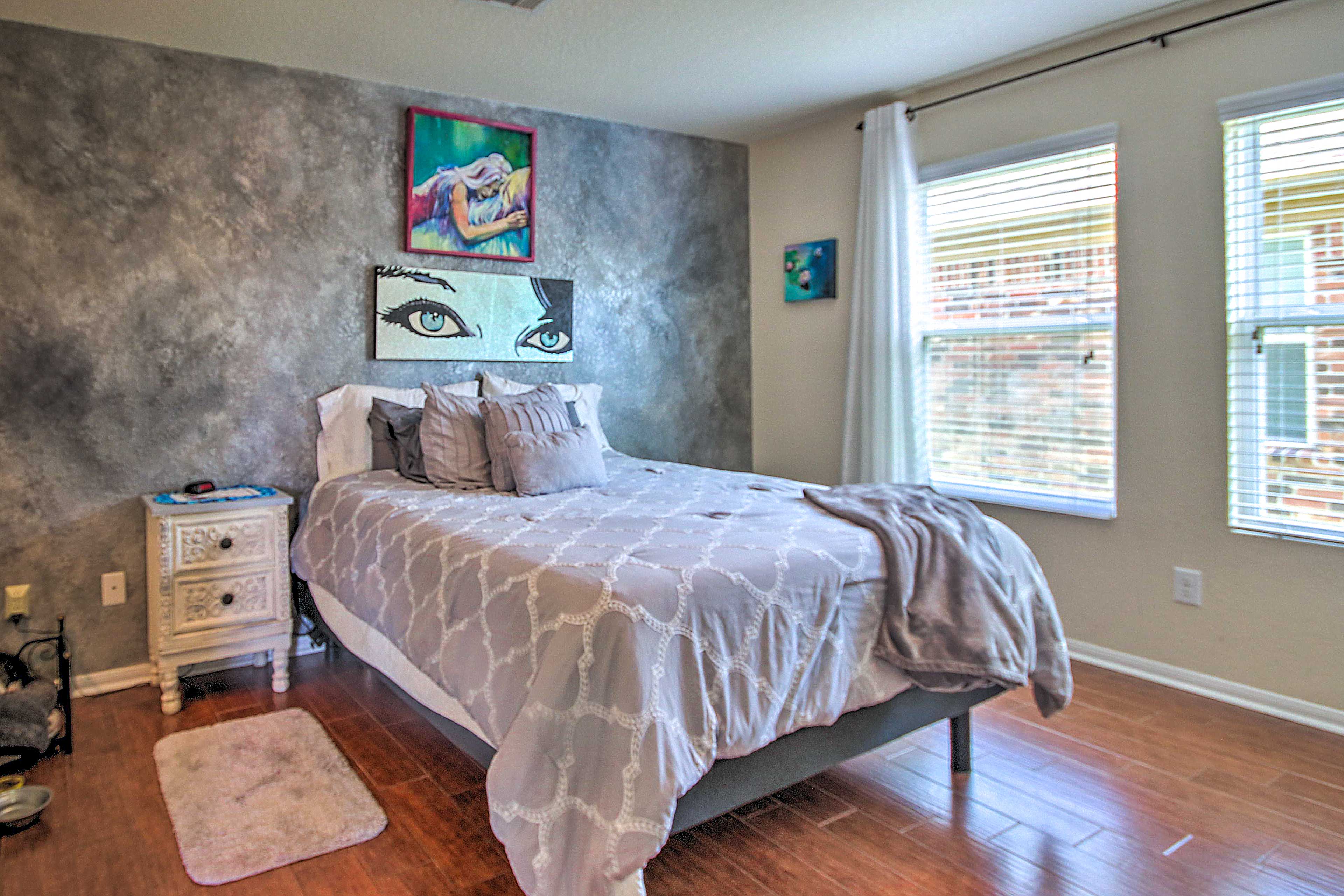 Bedroom 1 | Main Level | Queen Bed | Linens Provided