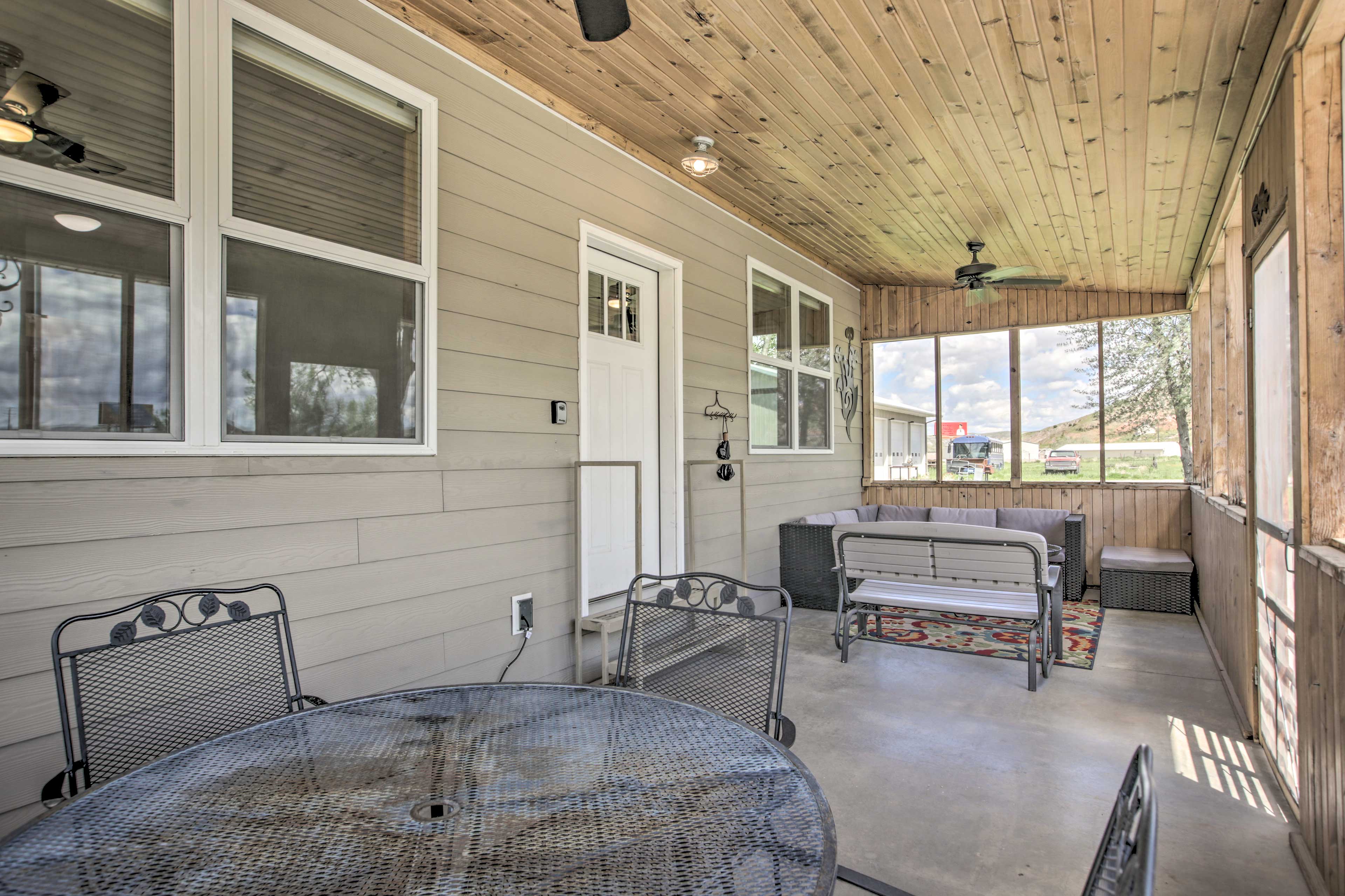 Screened-In Porch