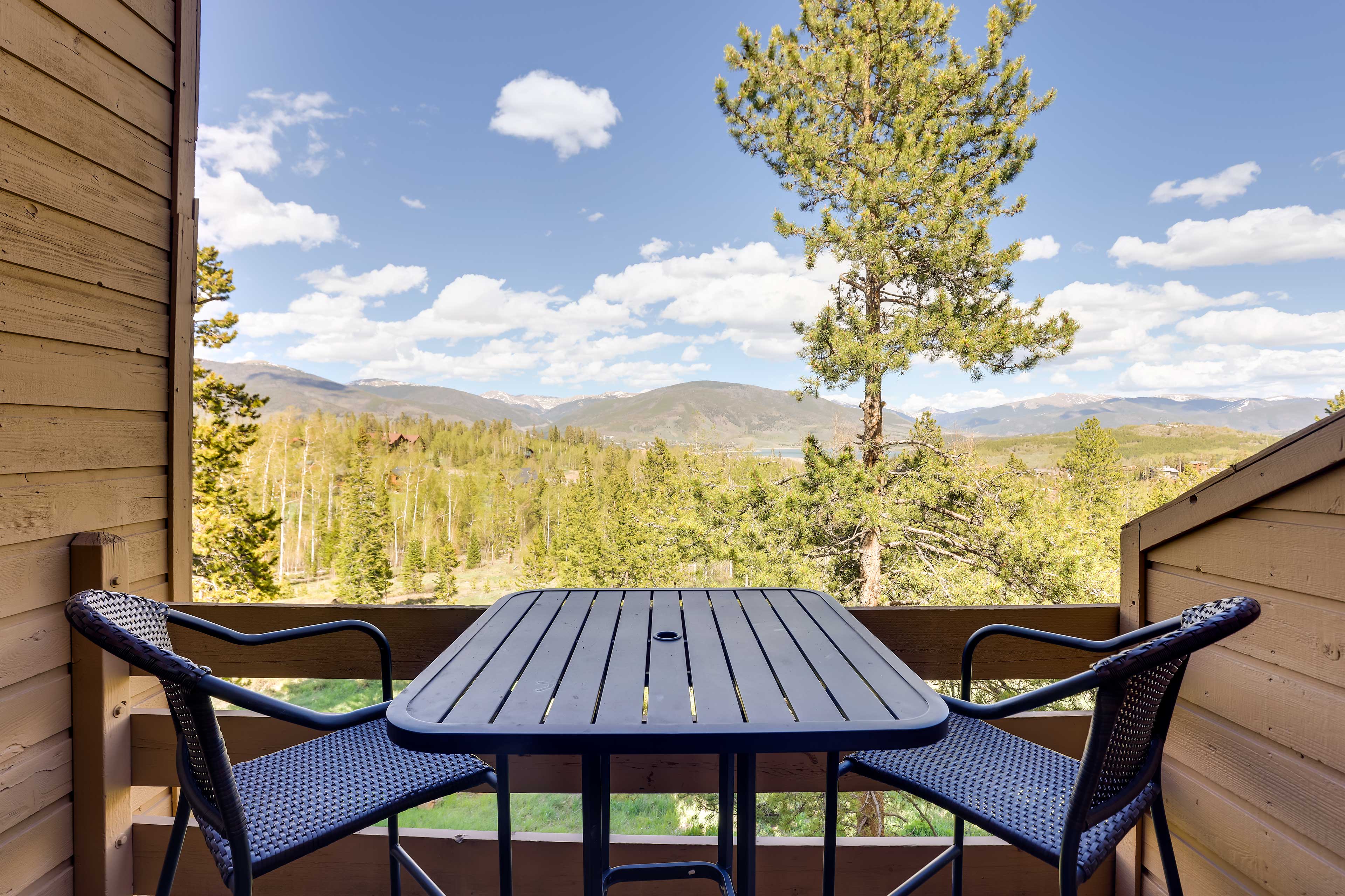 Silverthorne Vacation Rental | 3BR | 2.5BA | 1,800 Sq Ft | Stairs Required