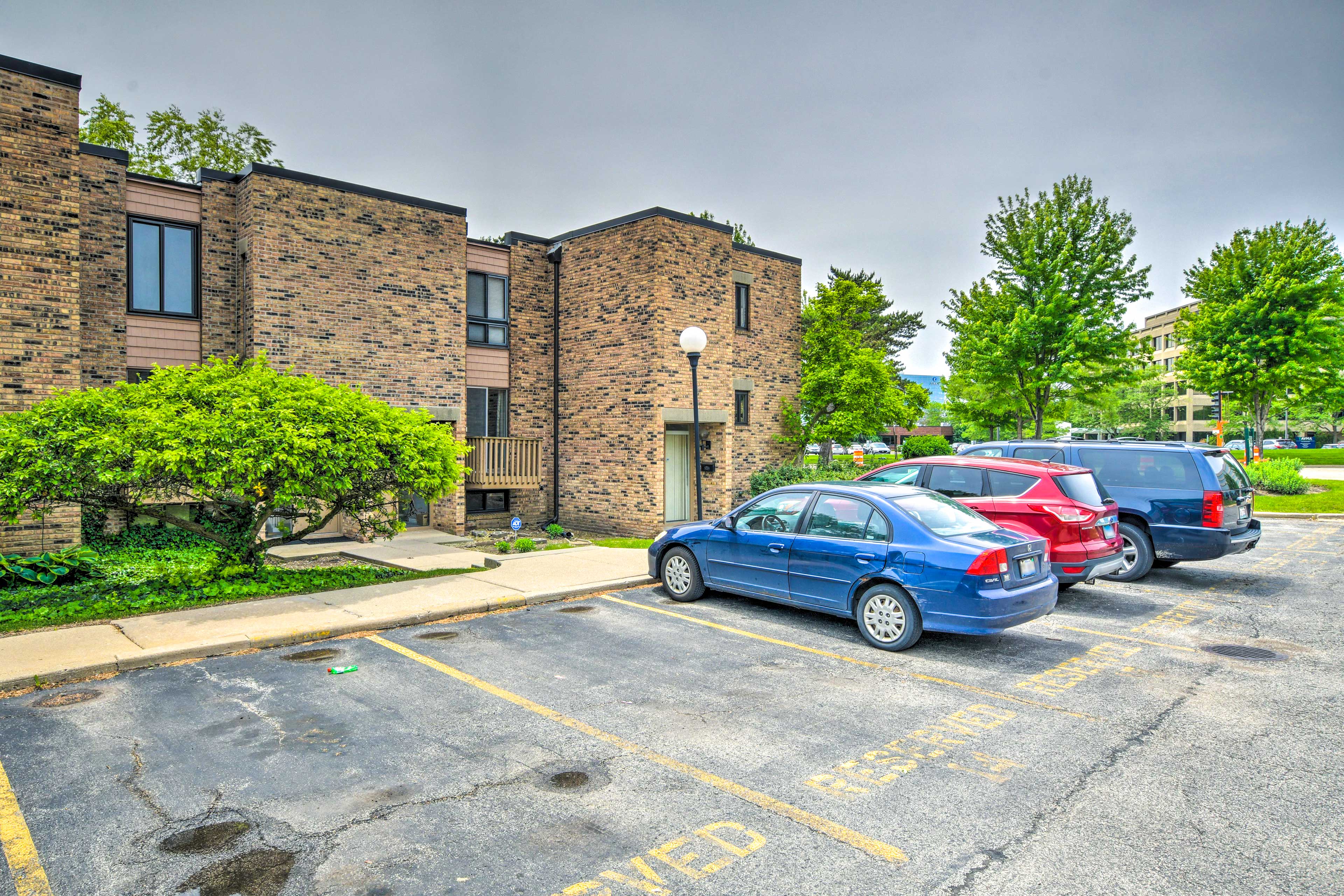 Parking | Reserved Space (1 Vehicle)