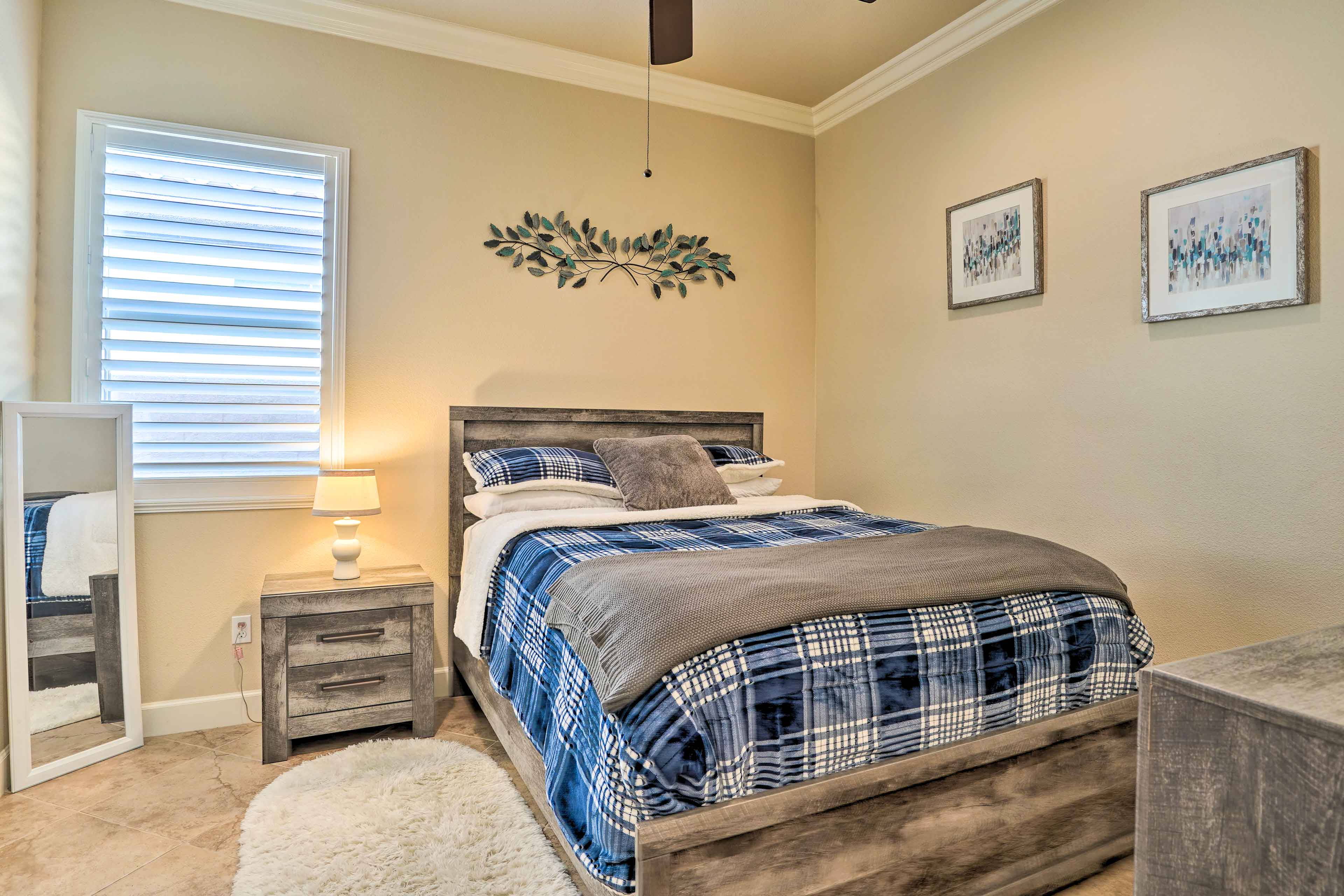 Bedroom 2 | Main Level | Queen Bed | Linens Provided
