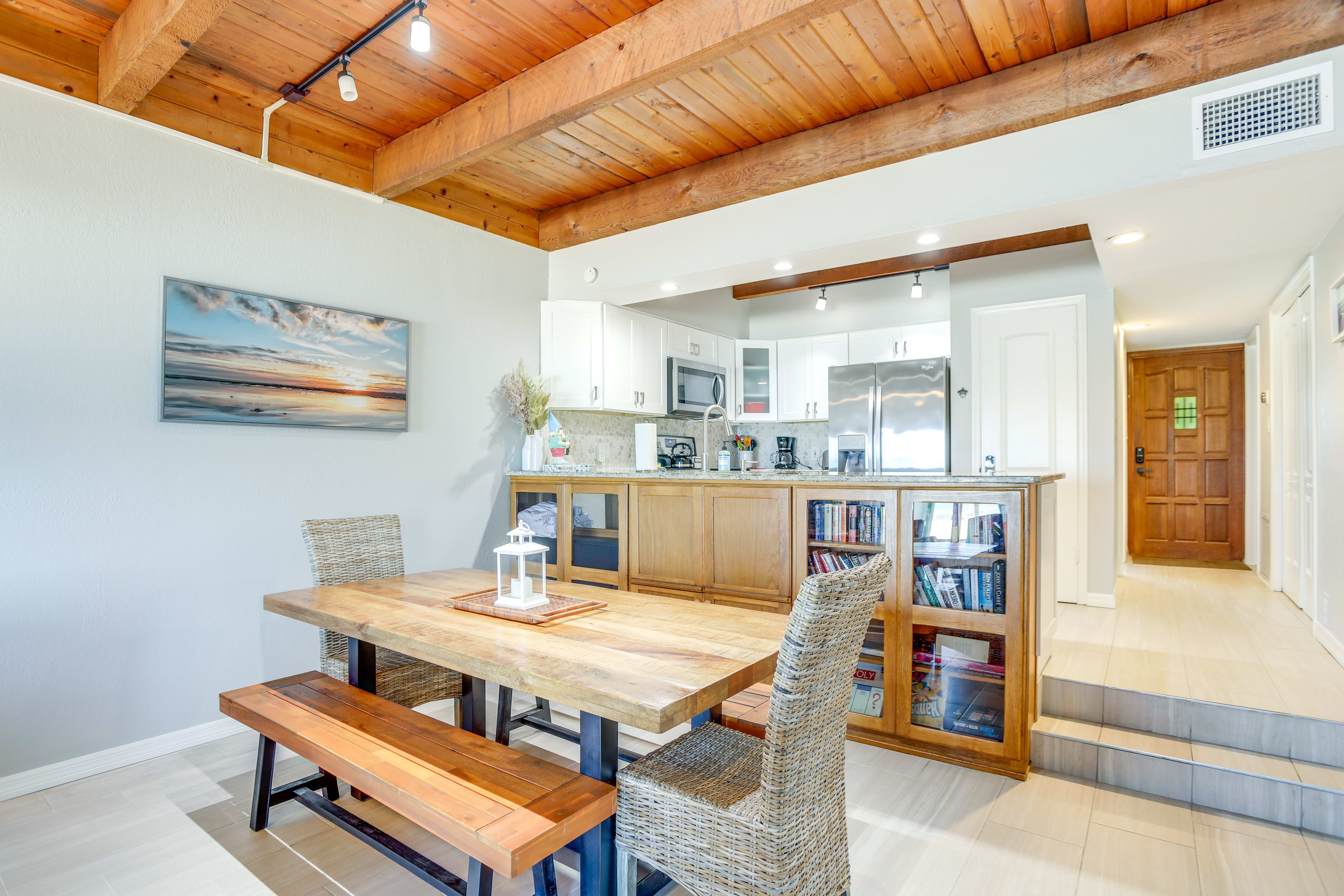 Dining Area | Dishware/Flatware