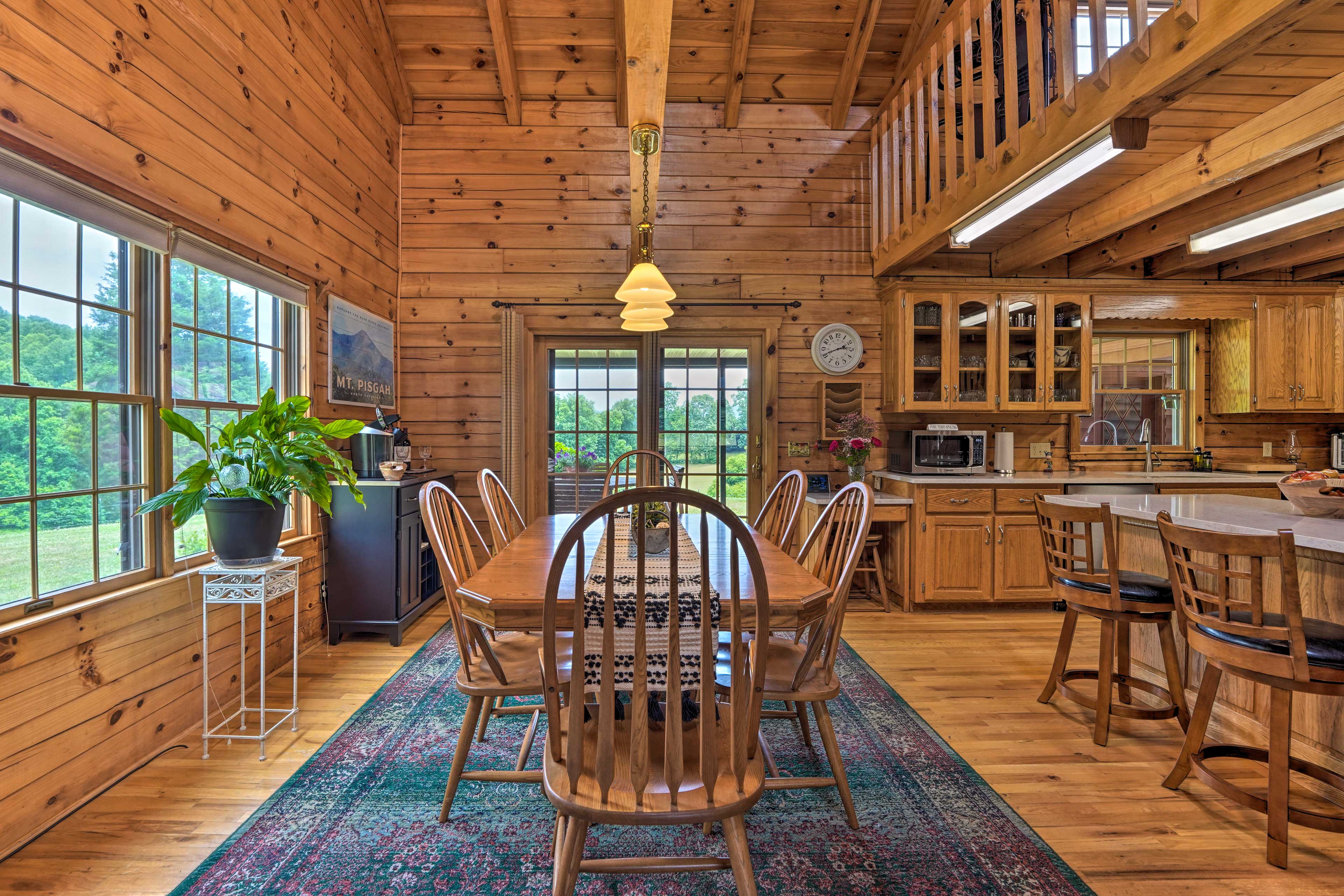 Dining Area | 1st Floor | Pet Friendly