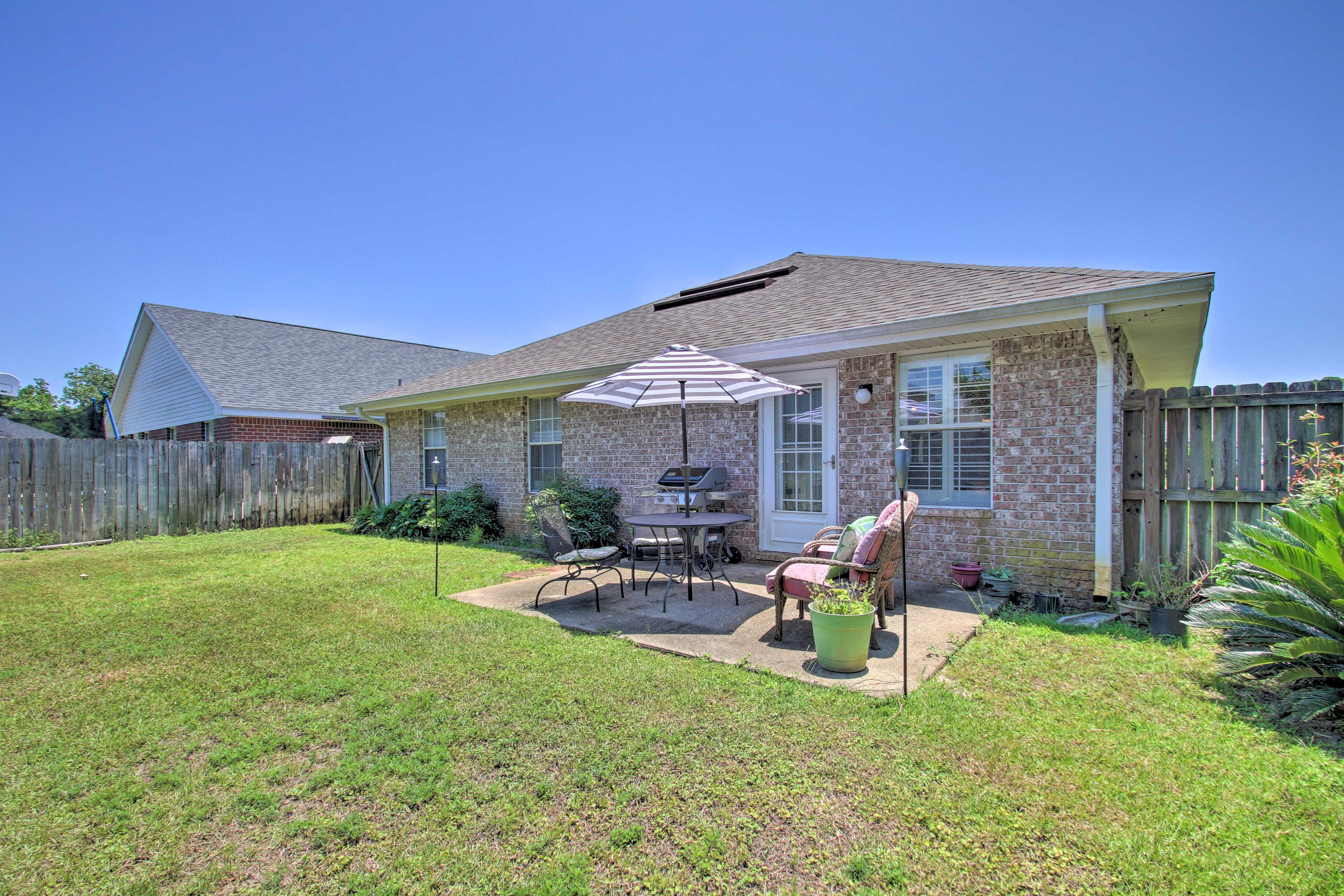 Backyard | Patio | Outdoor Dining Area | Gas Grill