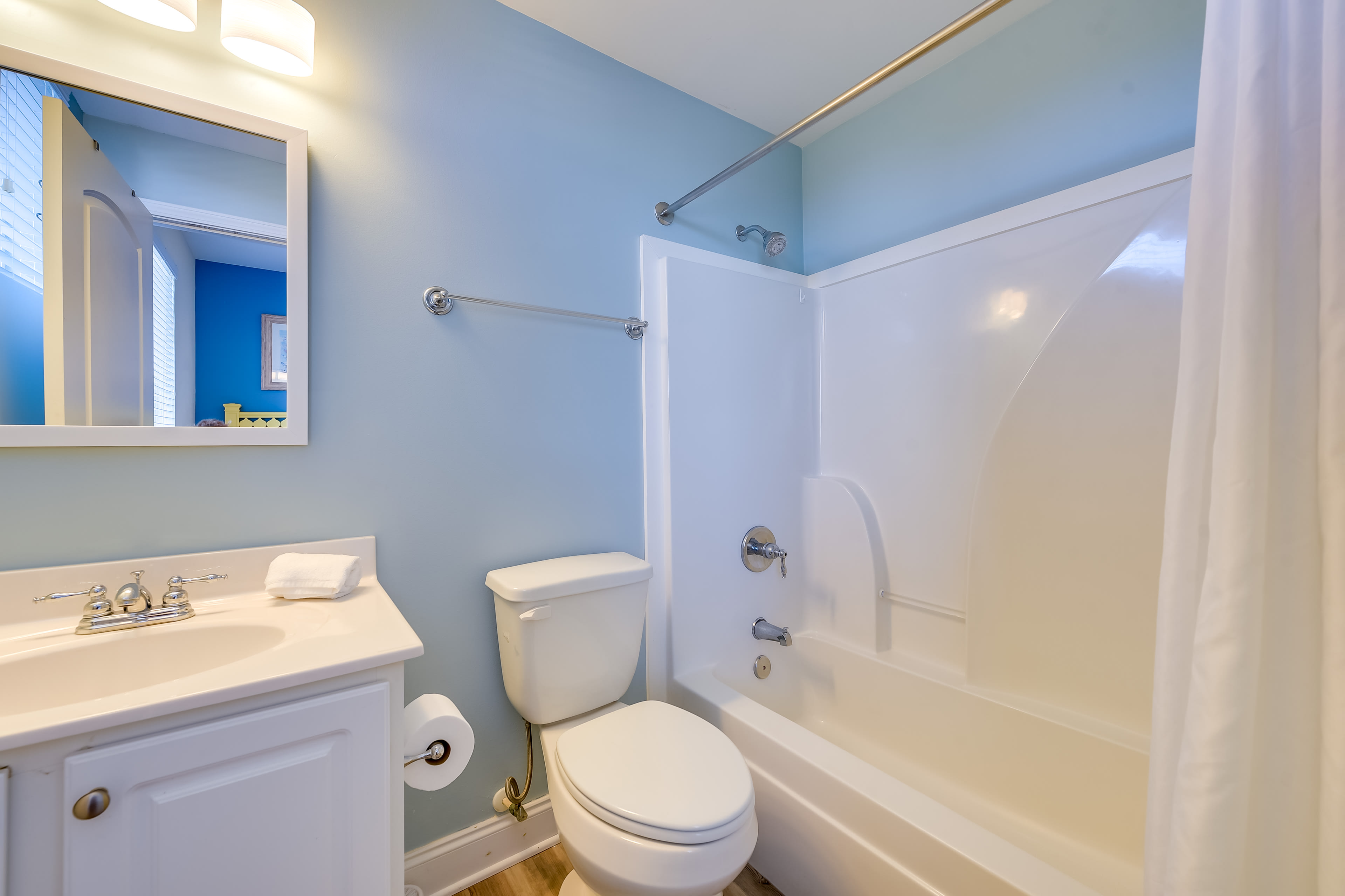 En-Suite Bathroom | Towels Provided