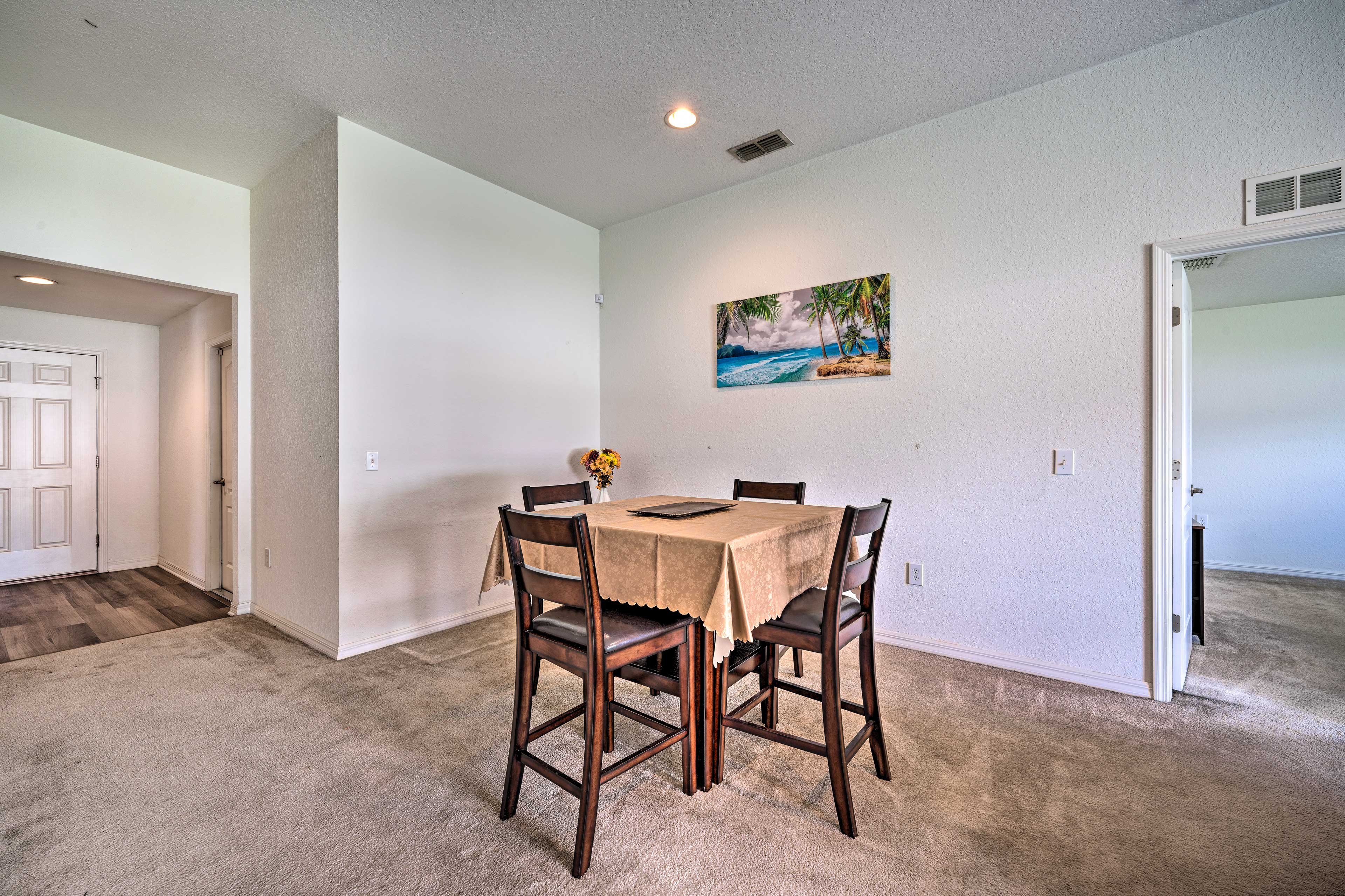 Dining Area | Dishware & Flatware Provided