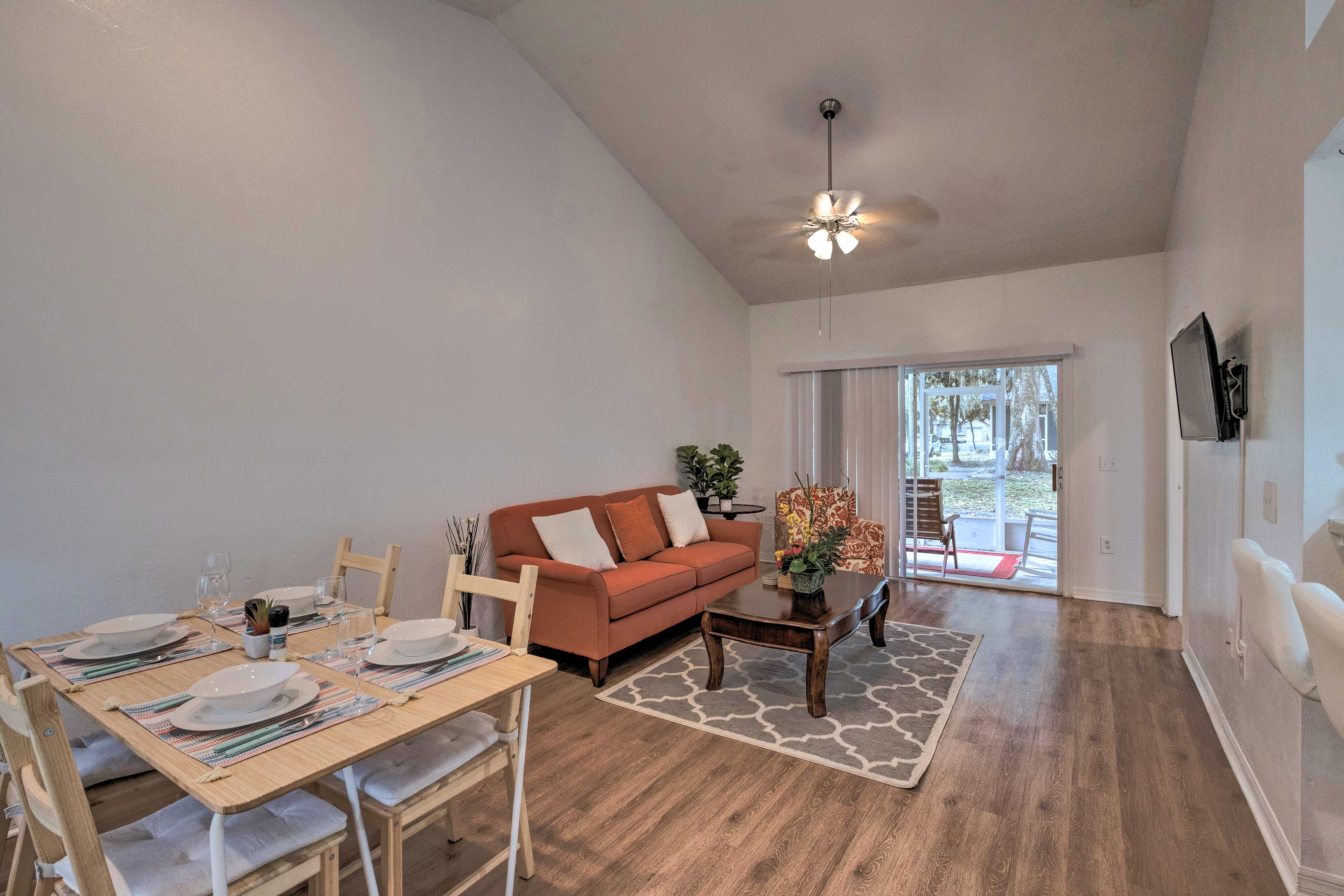 Cozy Gainesville Condo Near Shopping & Dining