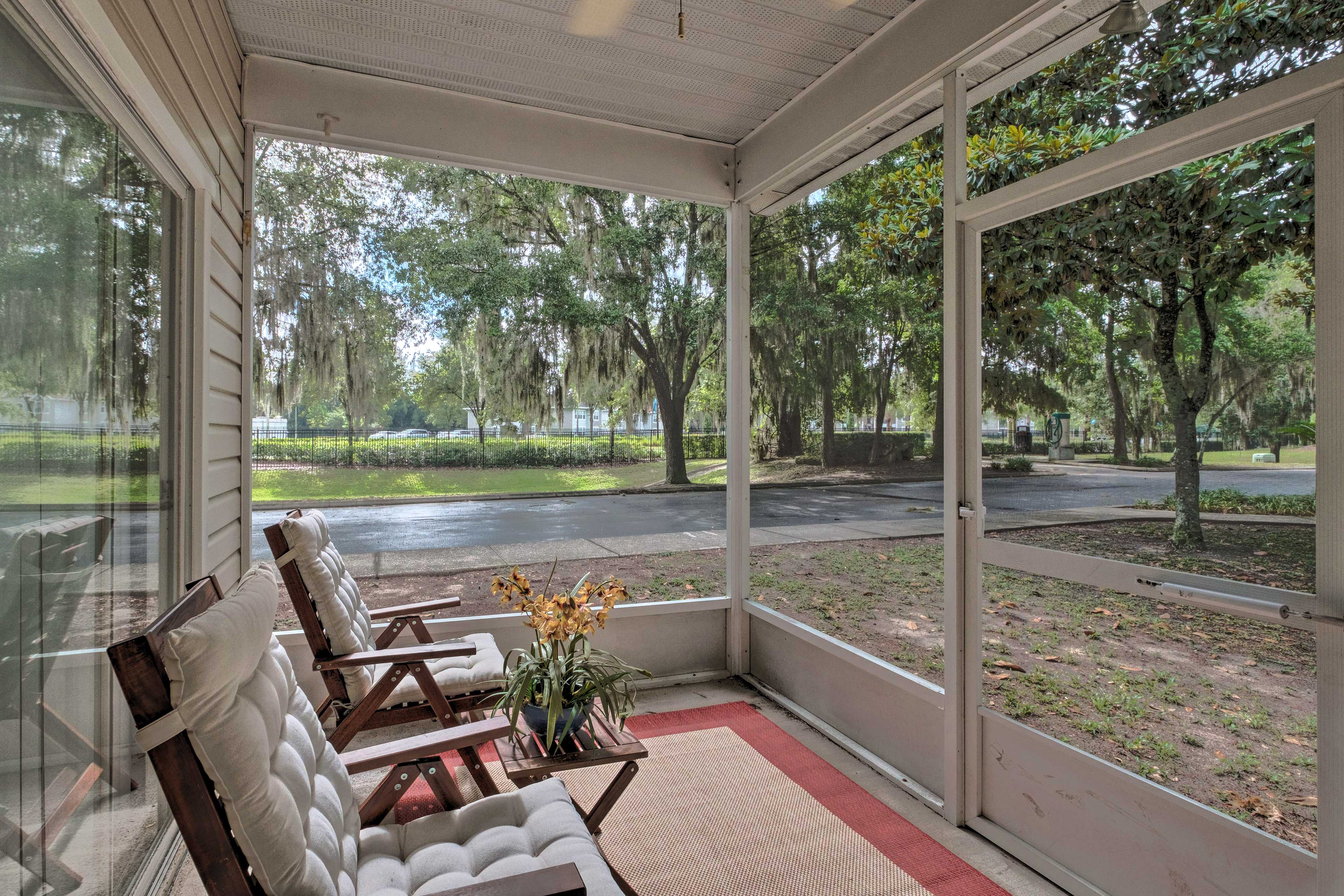 Screened-In Porch