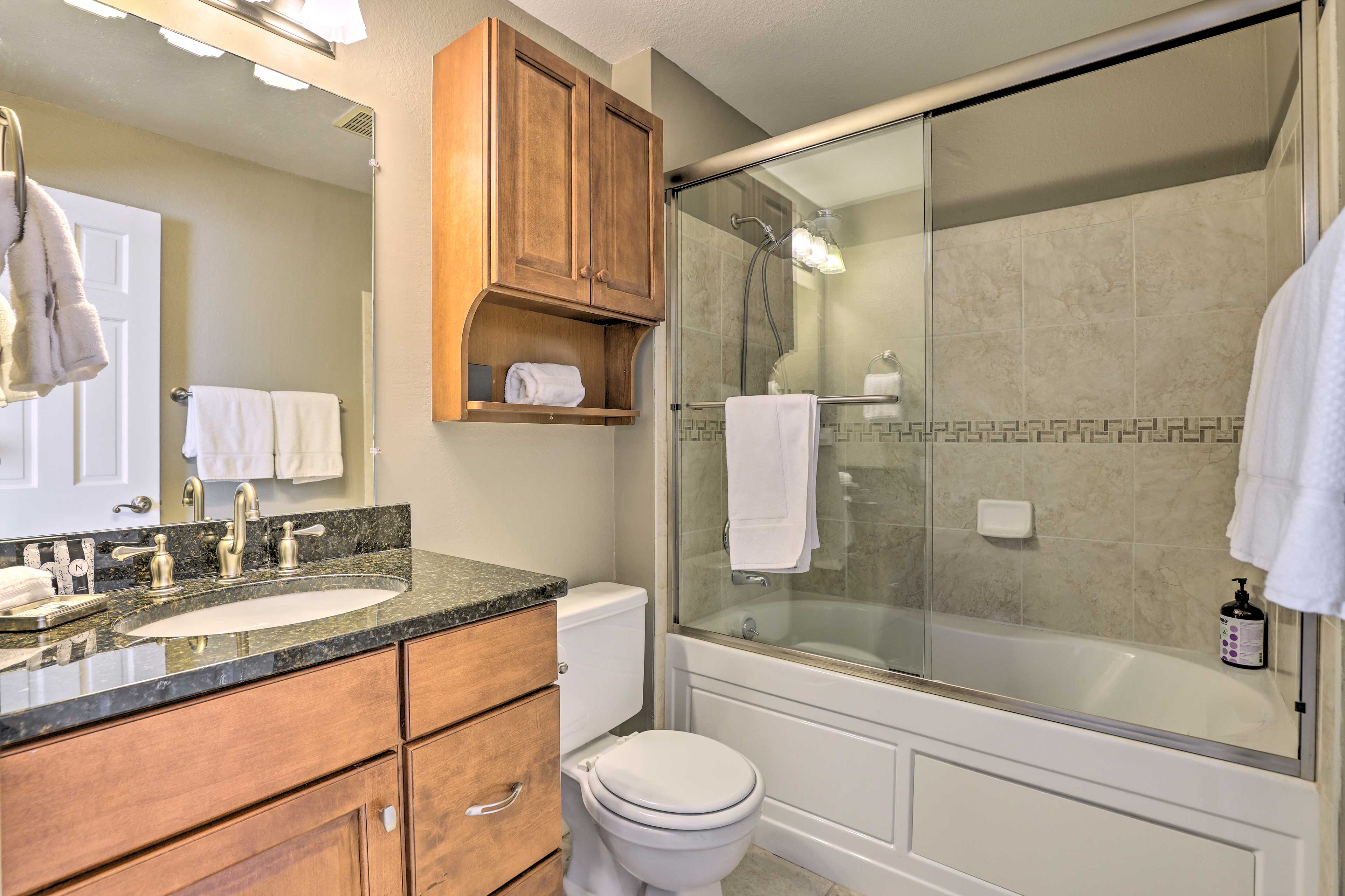 Bathroom | 2nd Floor | Towels Provided | Complimentary Toiletries