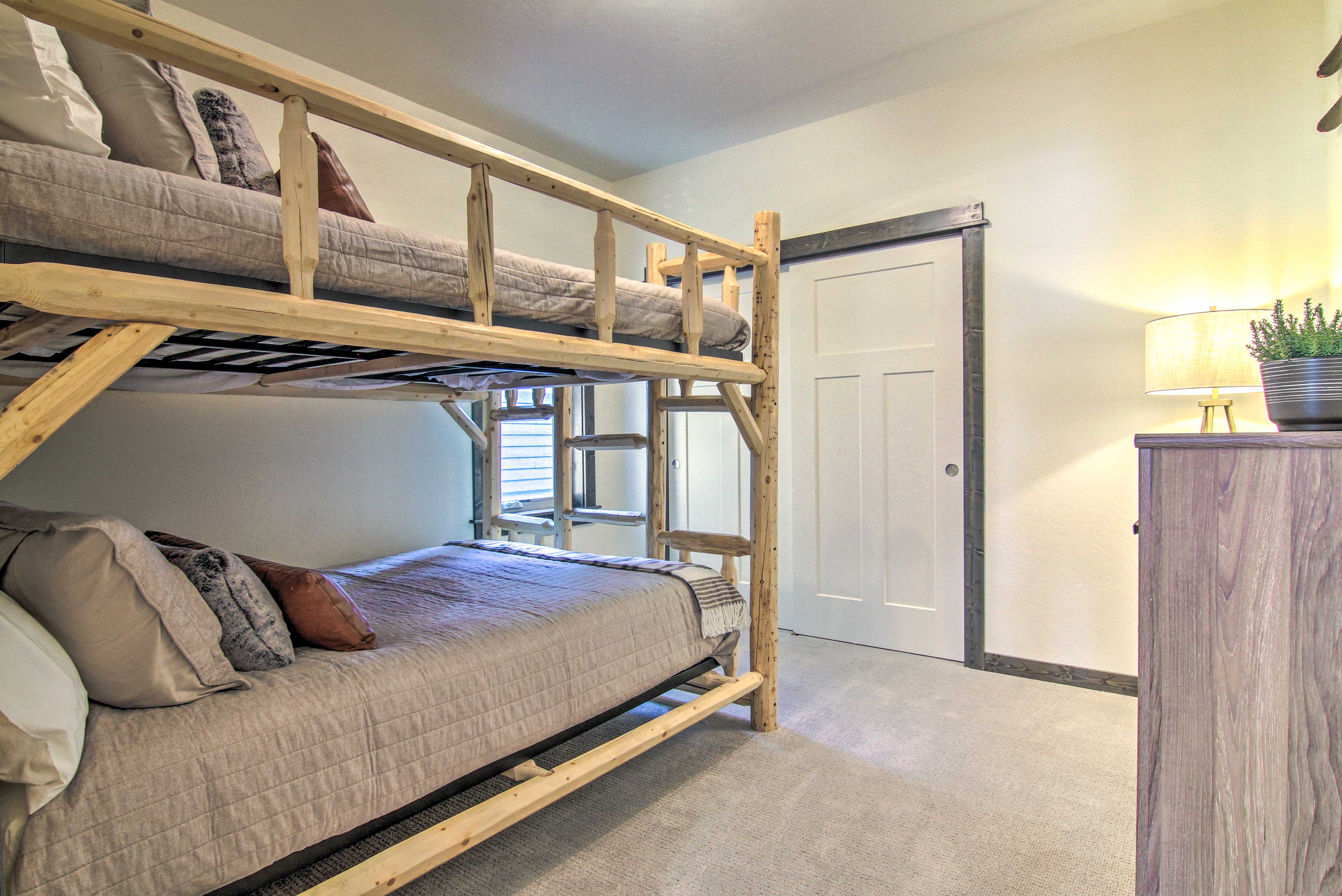 Bedroom 3 | Queen Bunk Bed