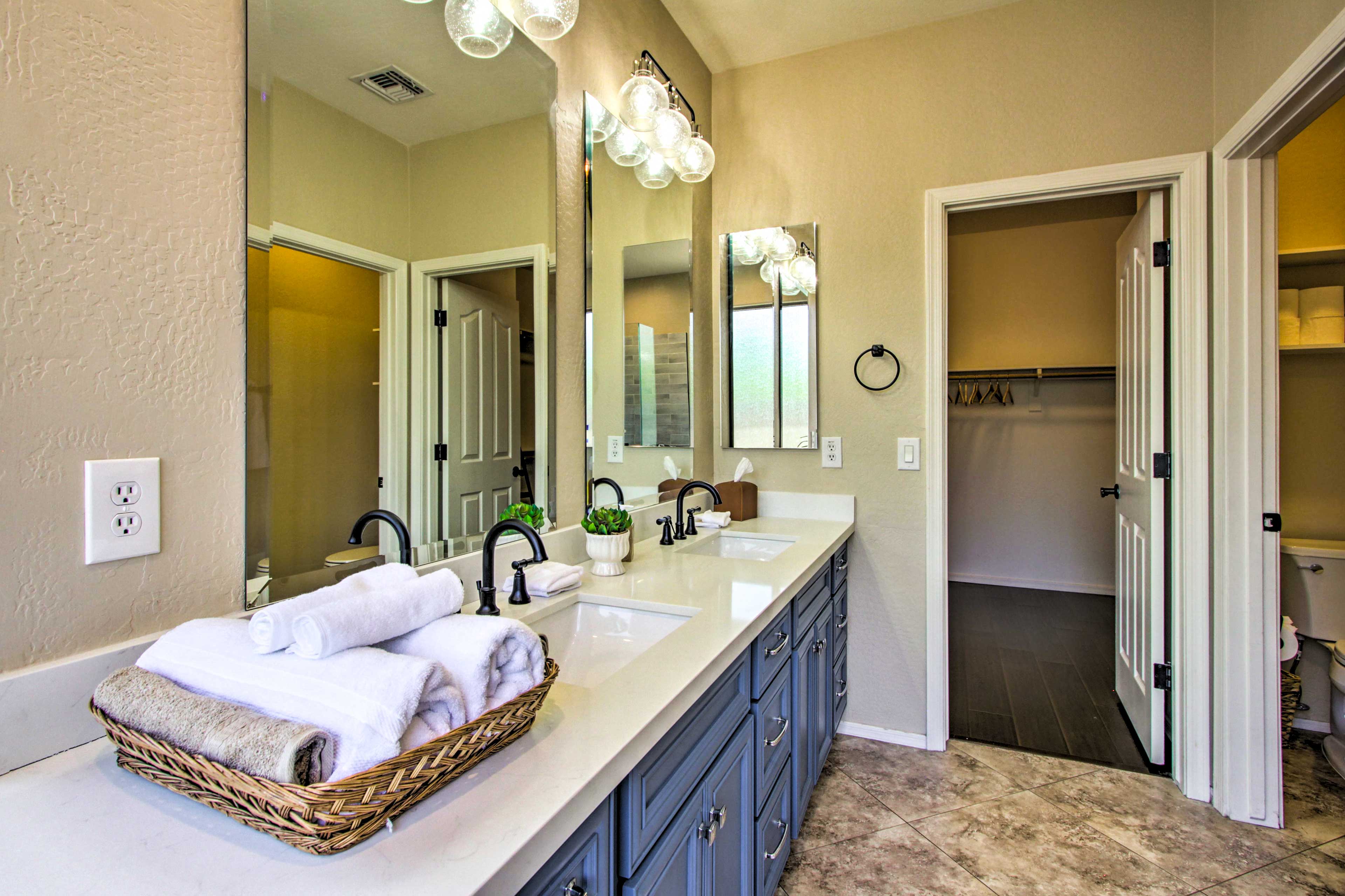 En-Suite Bathroom | Towels Provided