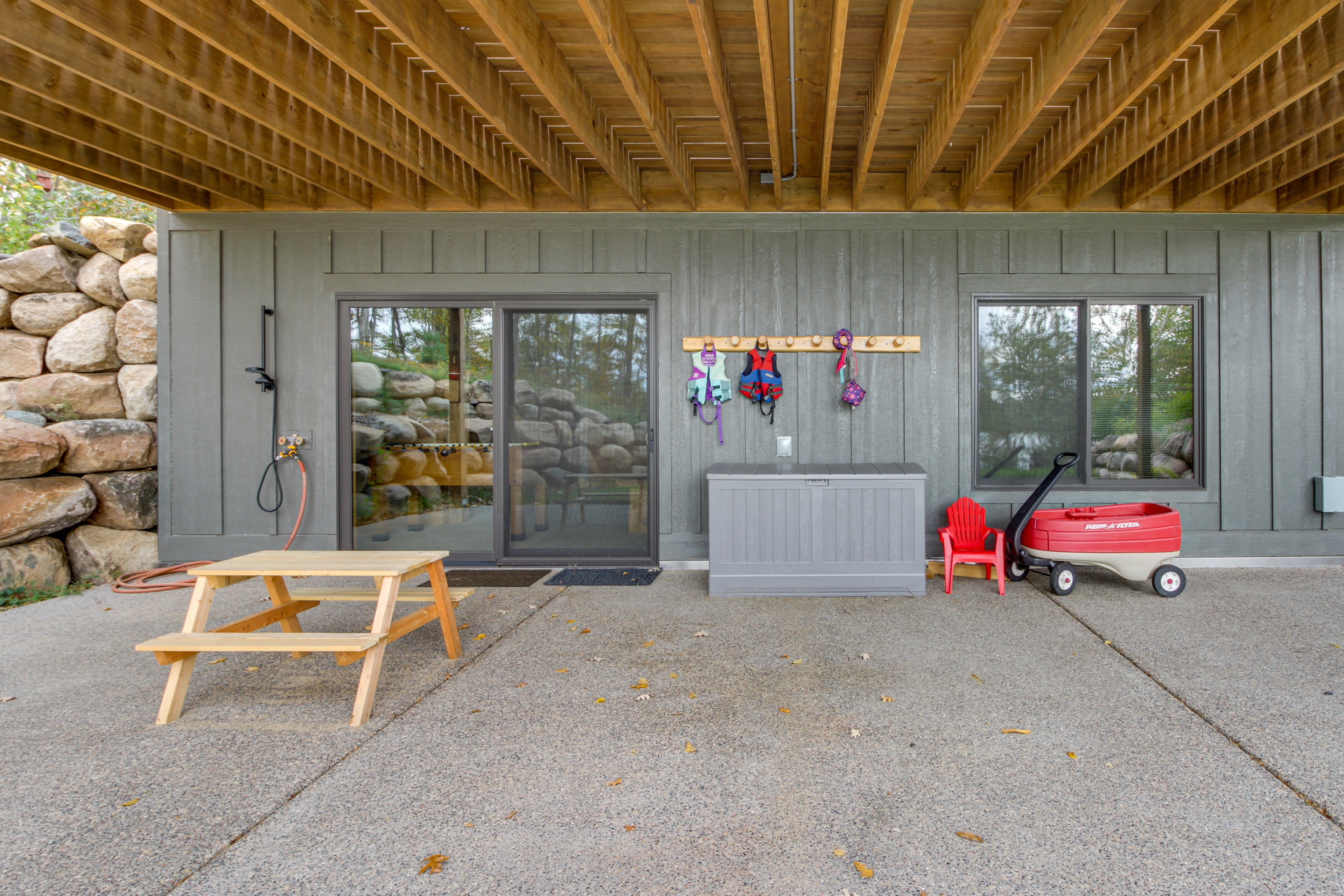 Patio | Outdoor Shower