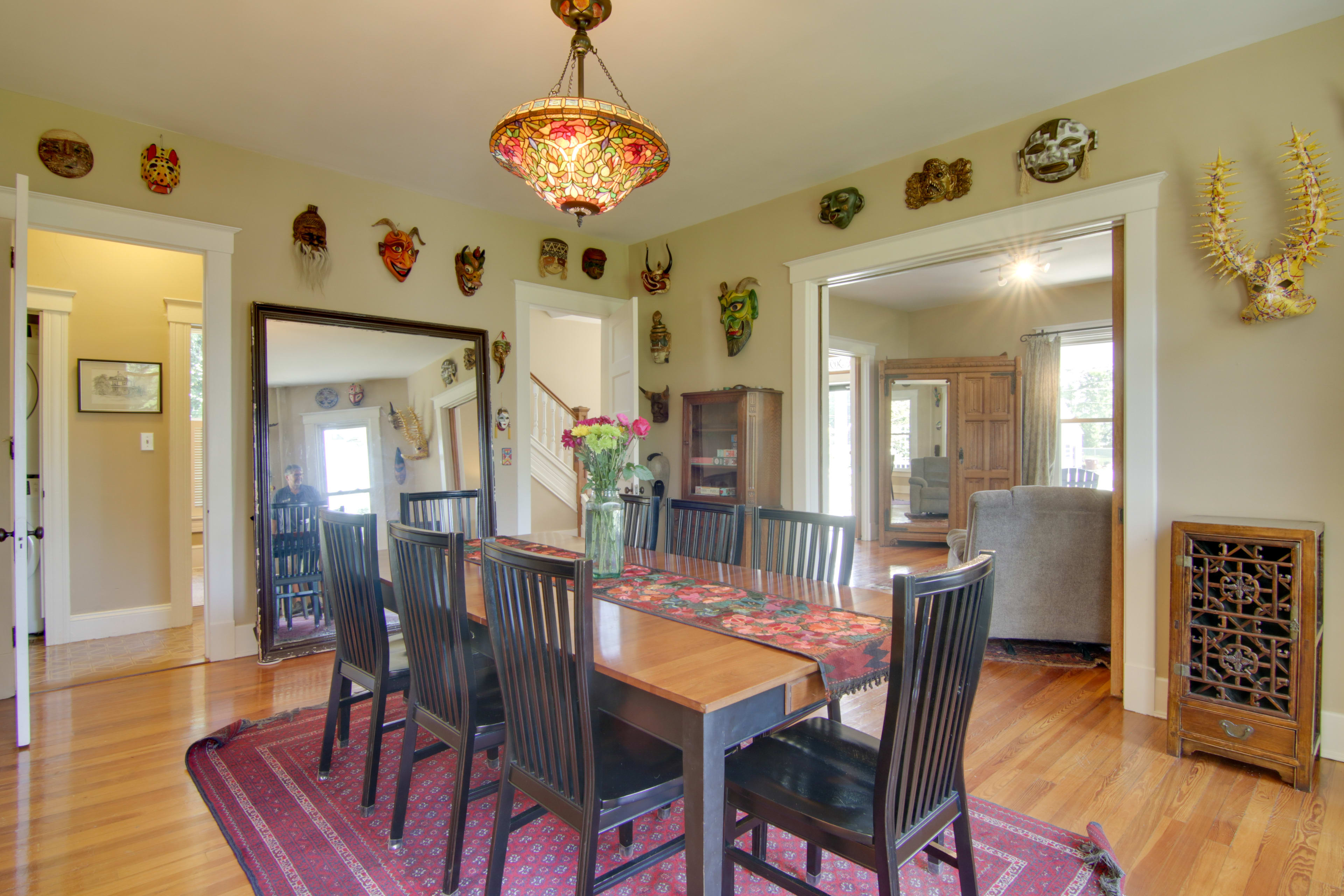 Dining Area | Dishware & Flatware Provided