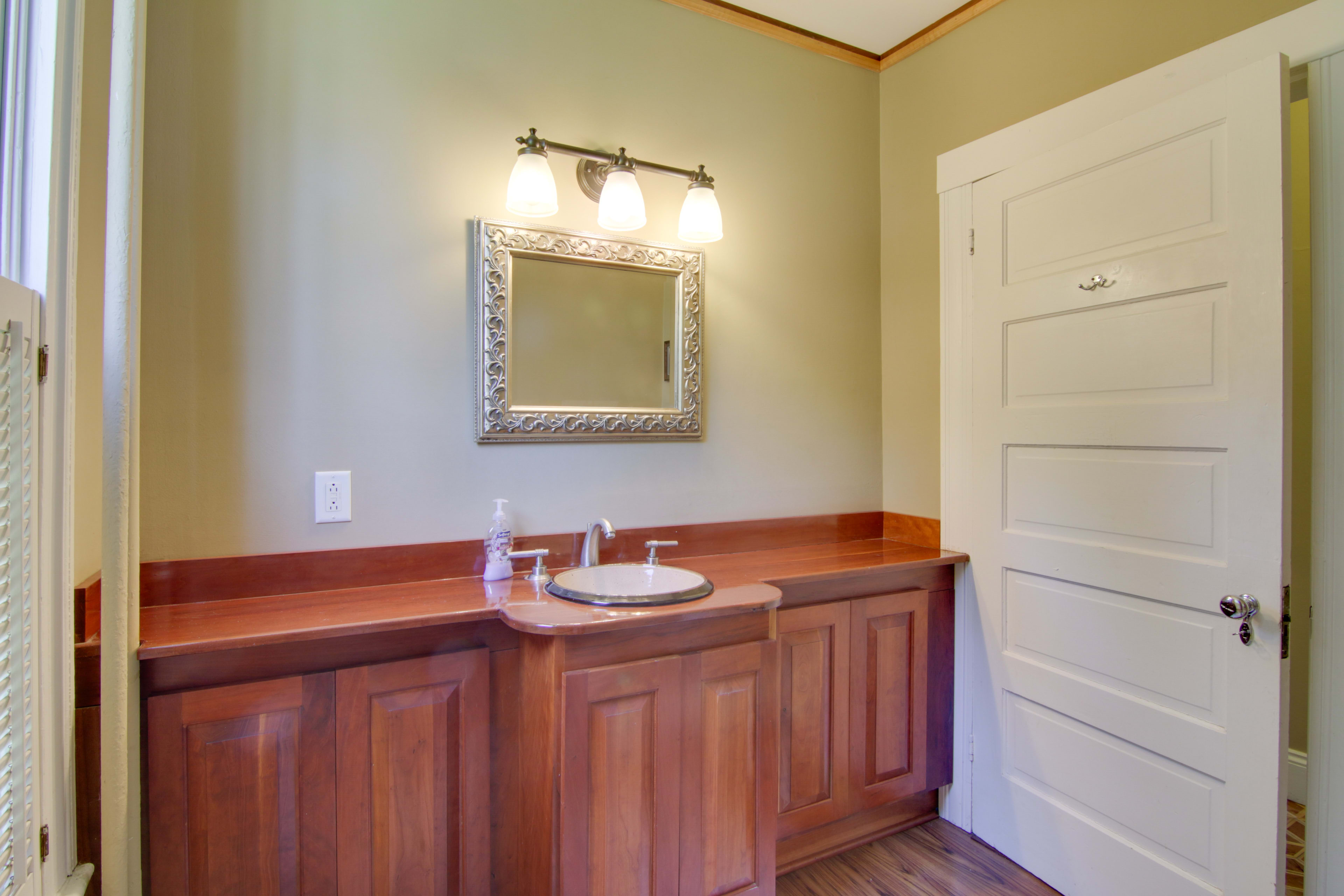 Half Bathroom | Towels Provided | Complimentary Toiletries