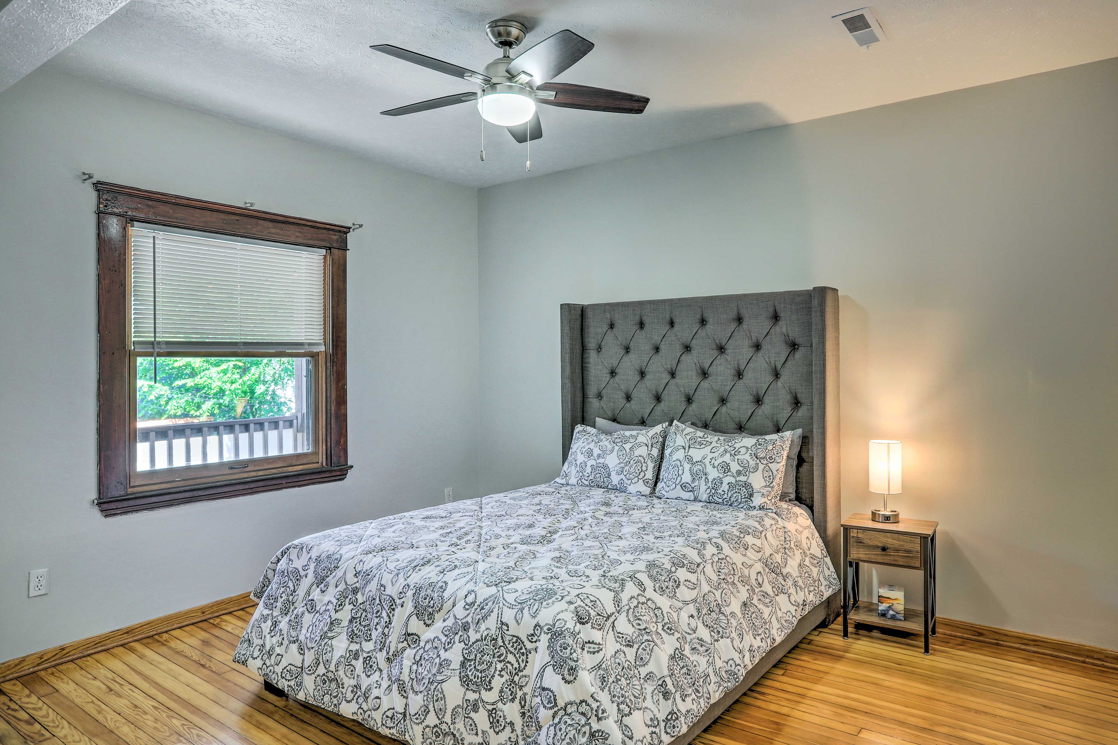 Bedroom 1 | Queen Bed | Linens Provided | Main Floor | Smart TV w/ Cable