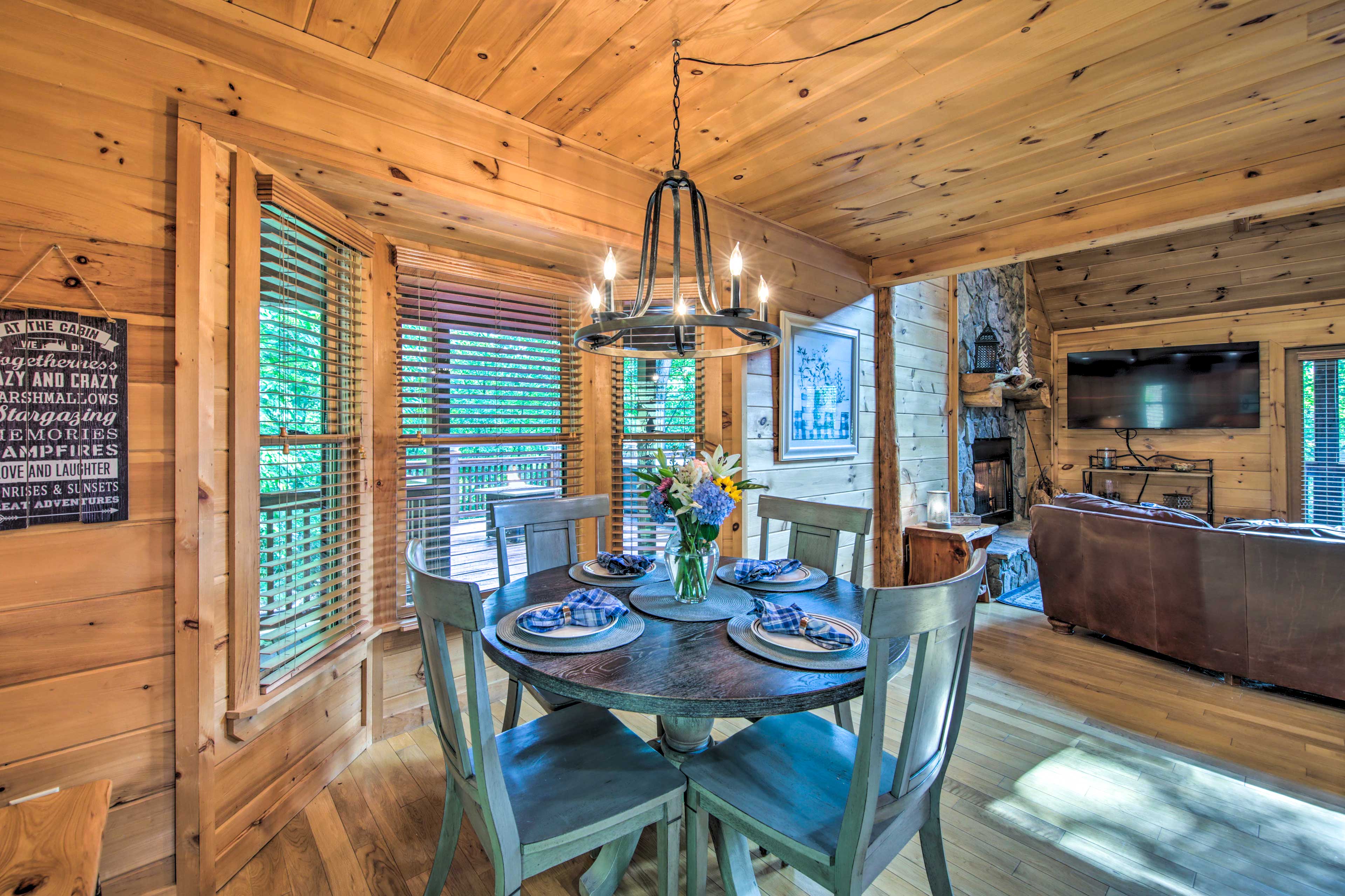 Dining Area | Main Floor