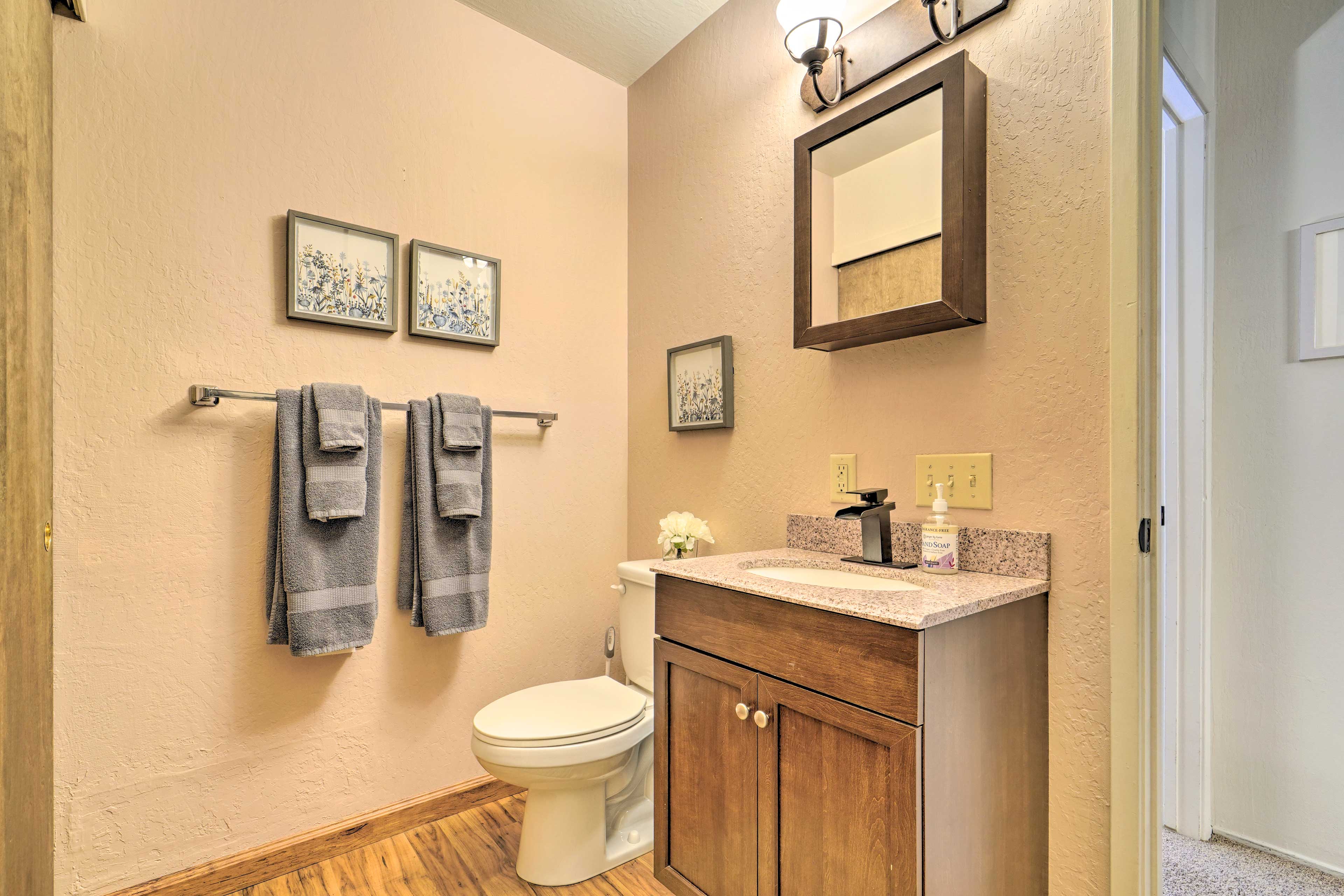 Full Bathroom | Upper Level