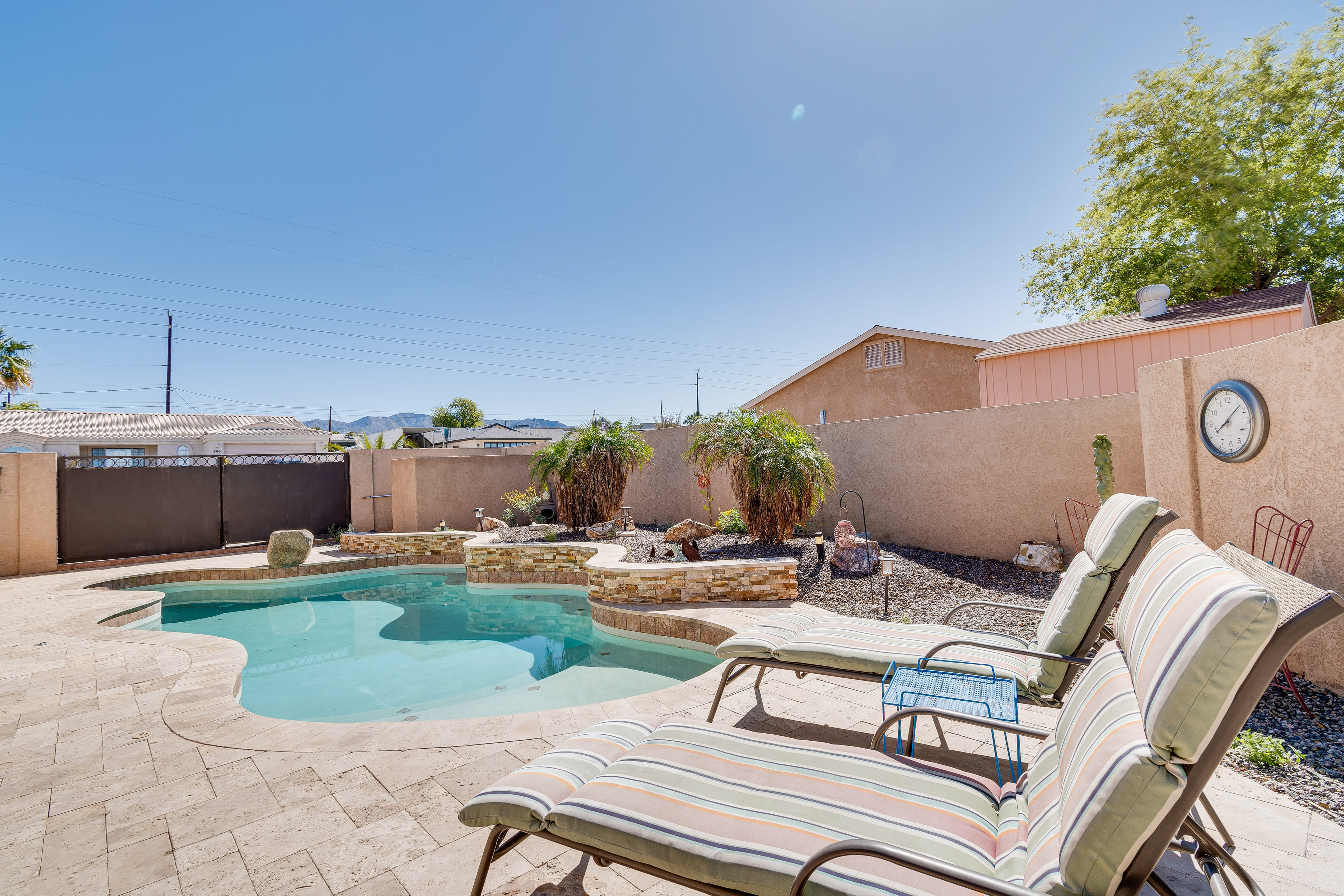 Lake Havasu City Escape: Patio, Pool + Grill!