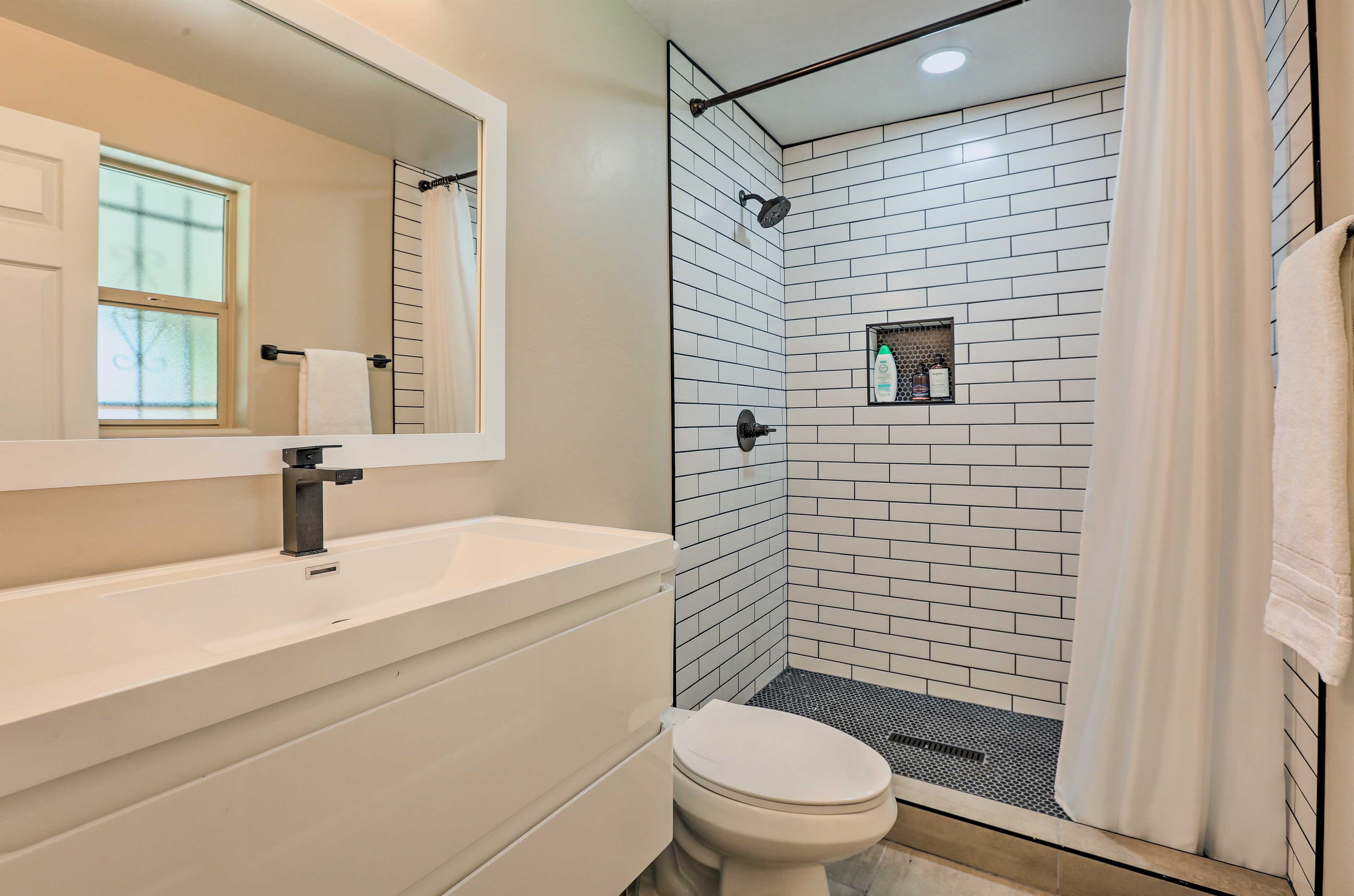 En-Suite Bathroom | Complimentary Toiletries