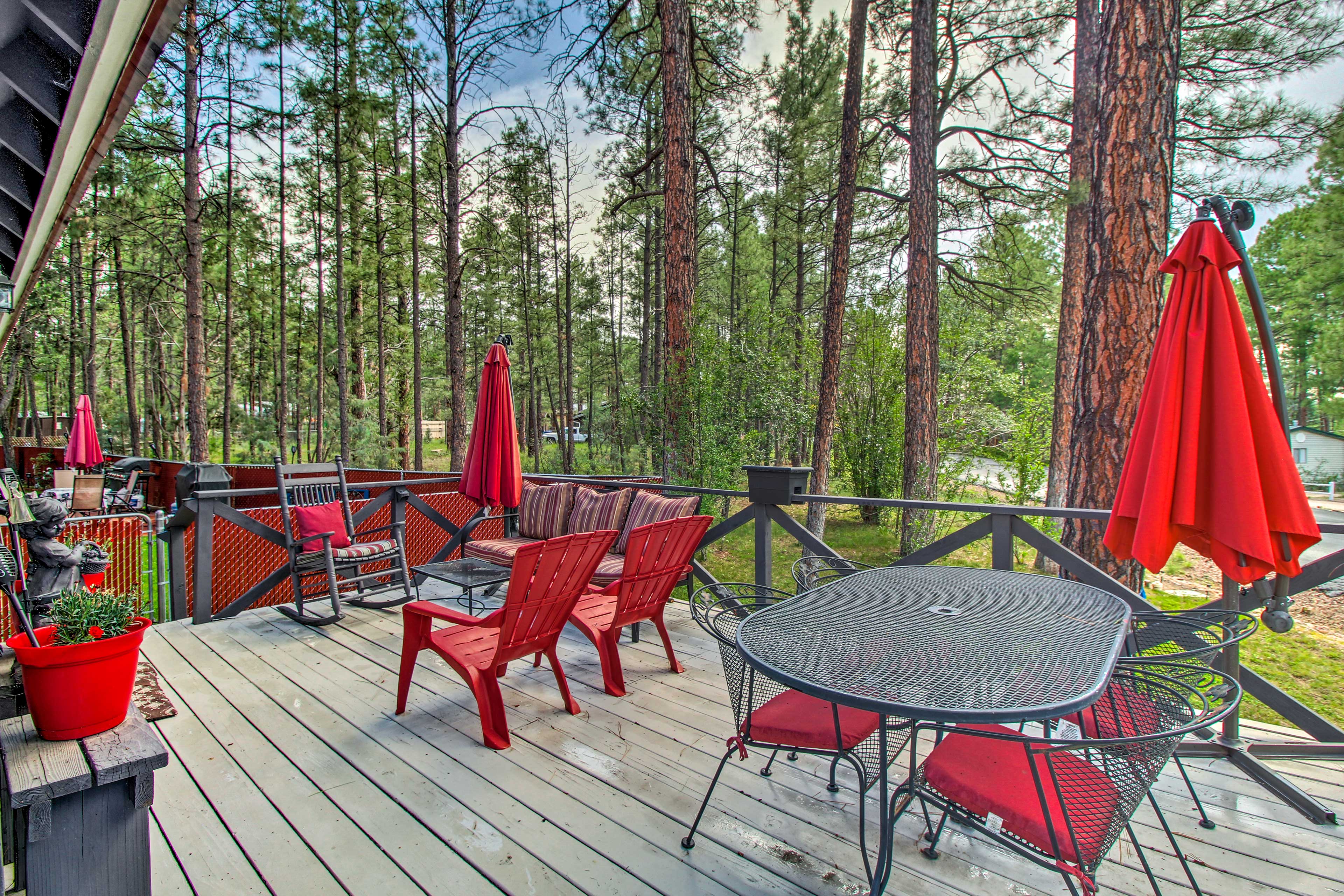 Deck | Outdoor Dining Area